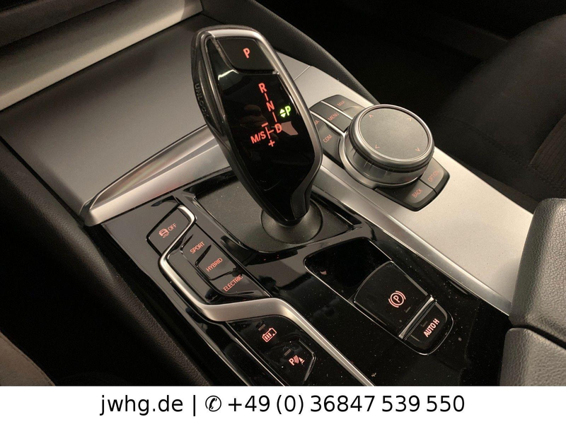 BMW 520 e Limousine Glasdach LiveCockpProf LED AHK — photo 9