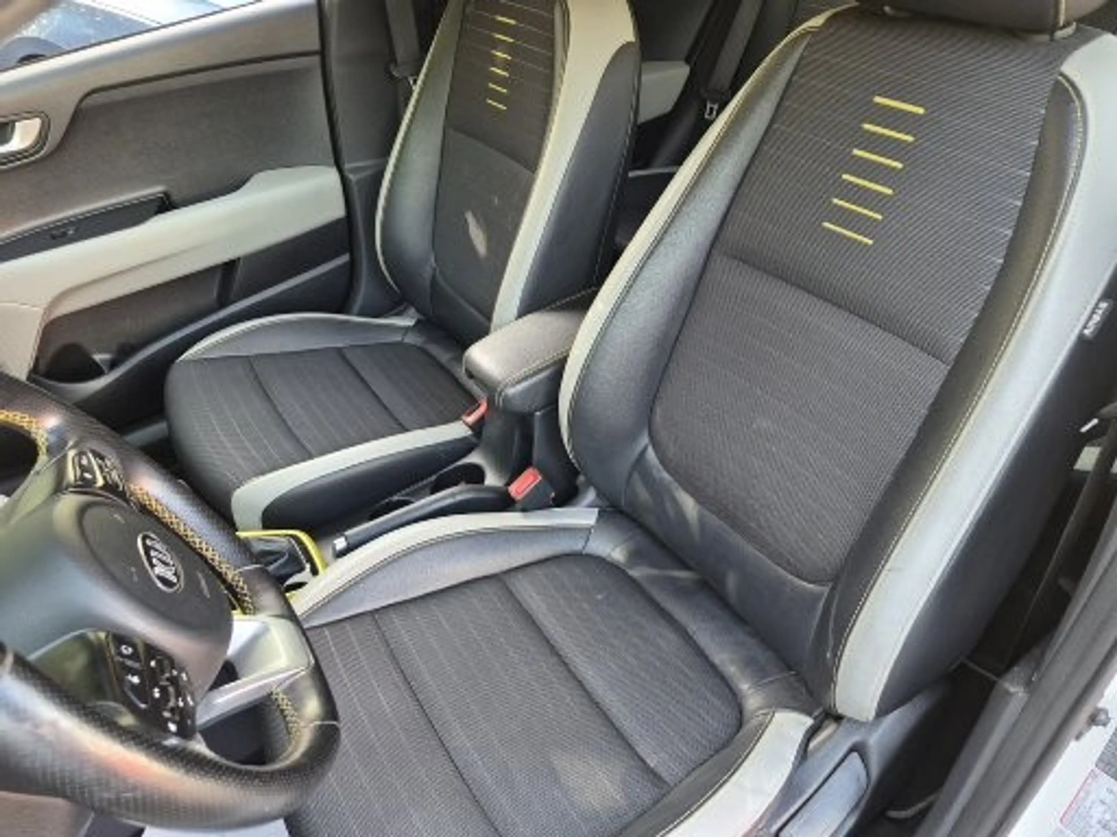 Kia Stonic Stonic 1.0 T-GDI DCT OPF Vision Automatik — photo 9