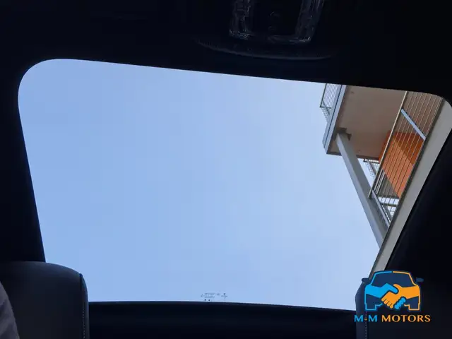 Mercedes-Benz Cla view 9