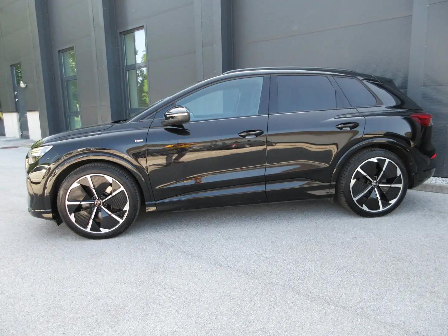 Audi Q4 e-tron Audi Q4 50 e-tron quattro Чорний - 2