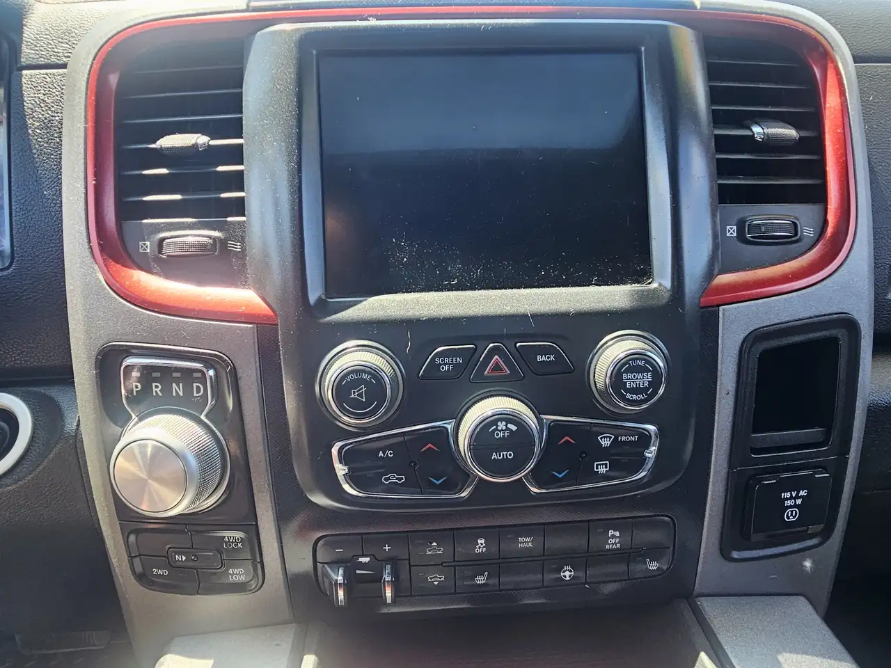 RAM 1500 снимка RAM 1500