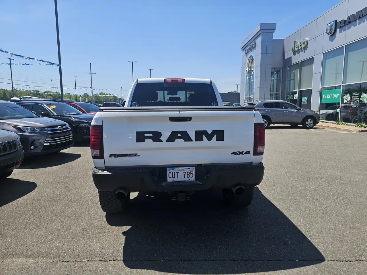 RAM 1500 снимка RAM 1500