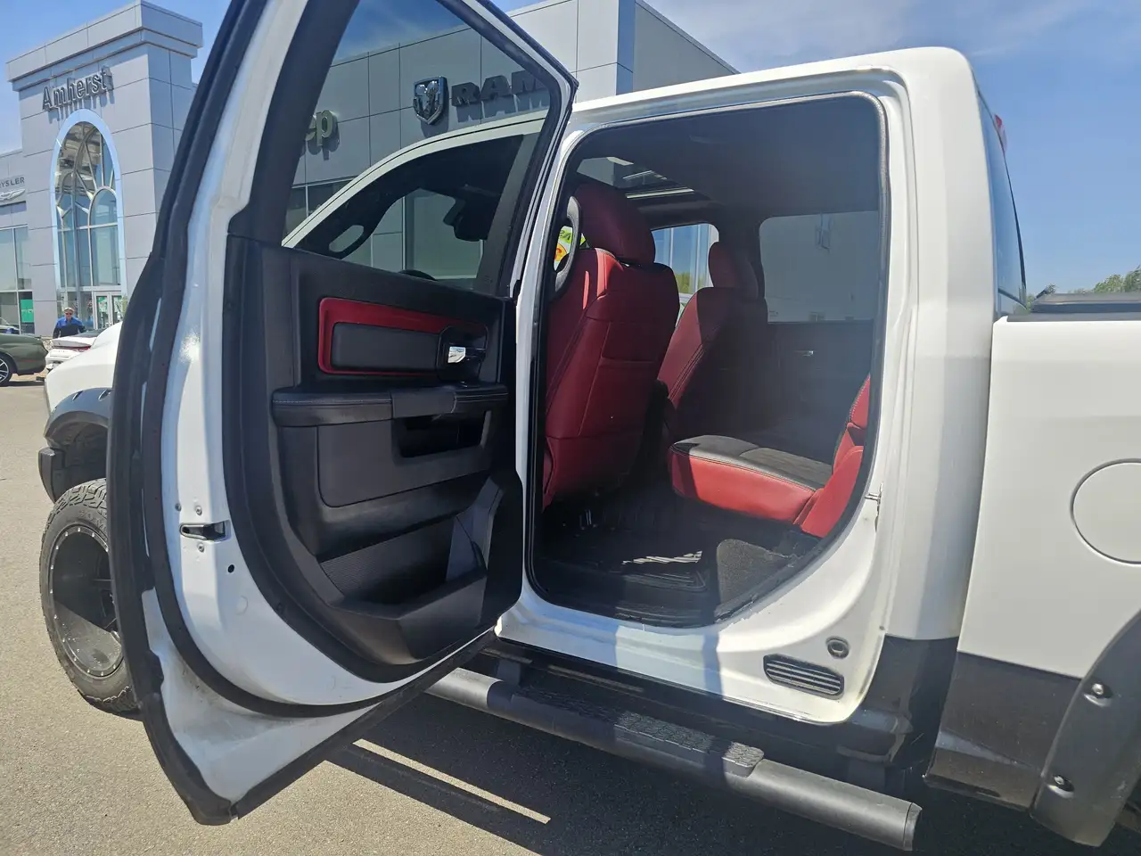 RAM 1500 снимка RAM 1500