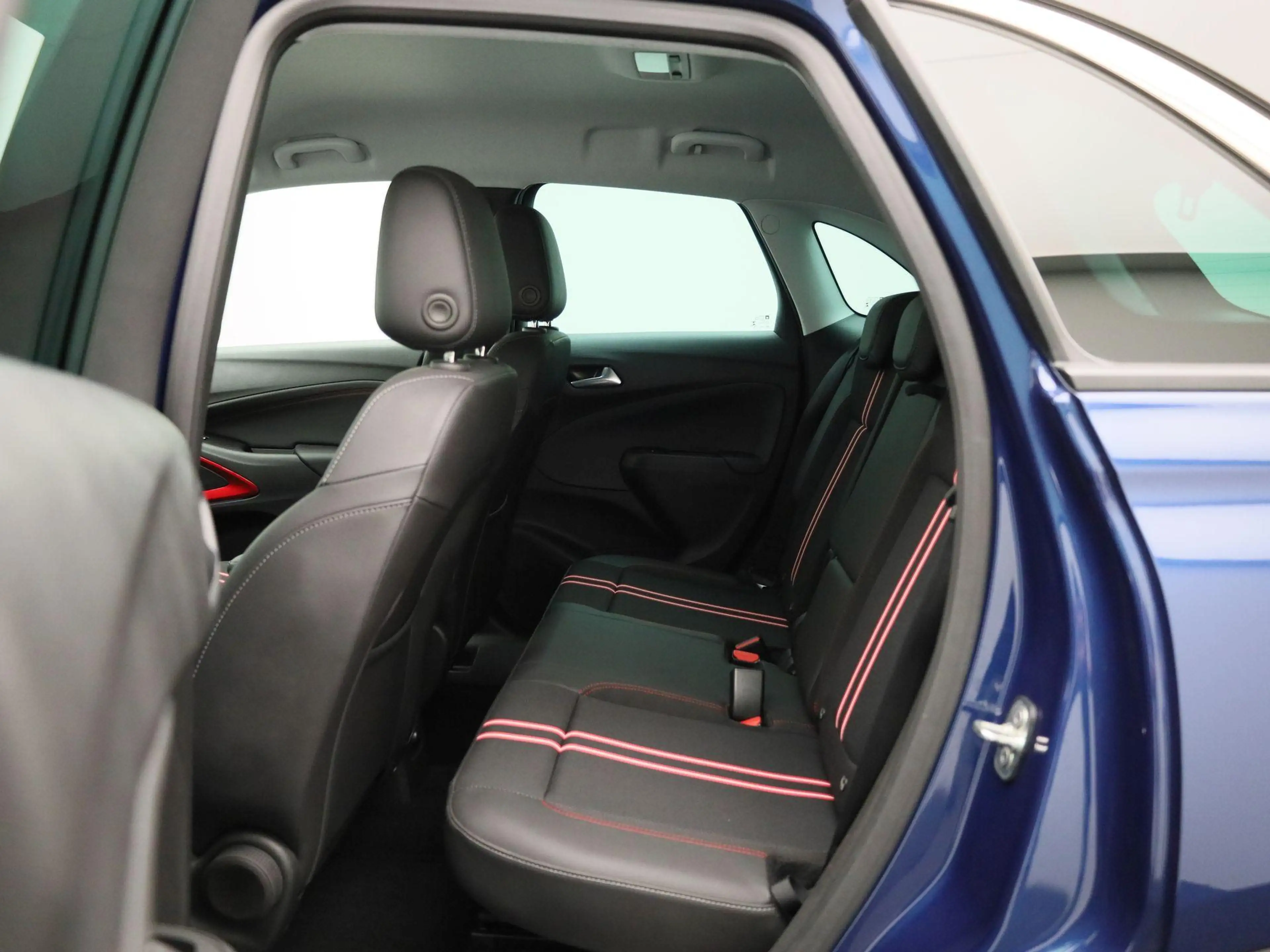 Opel Crossland 1.2 Turbo S/S Auto GS Line — photo 10