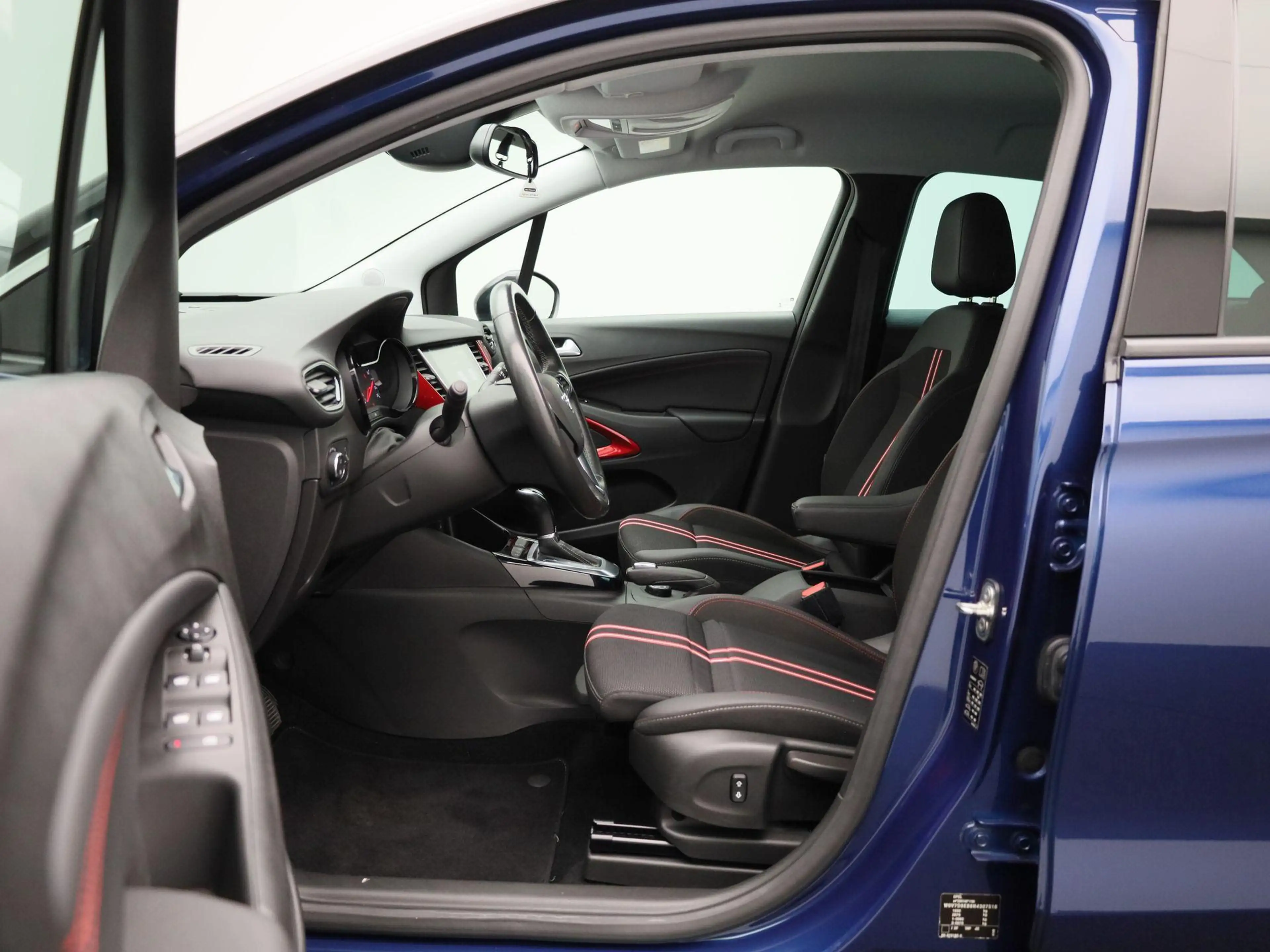 Opel Crossland 1.2 Turbo S/S Auto GS Line — photo 9
