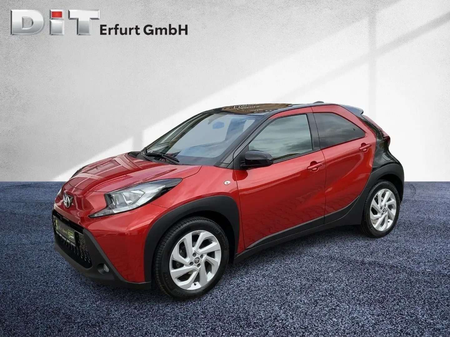 Toyota Aygo 1.0 Pulse ACC+Navi+SHZ+Fernlichtass.+Kam. Schwarz - 2