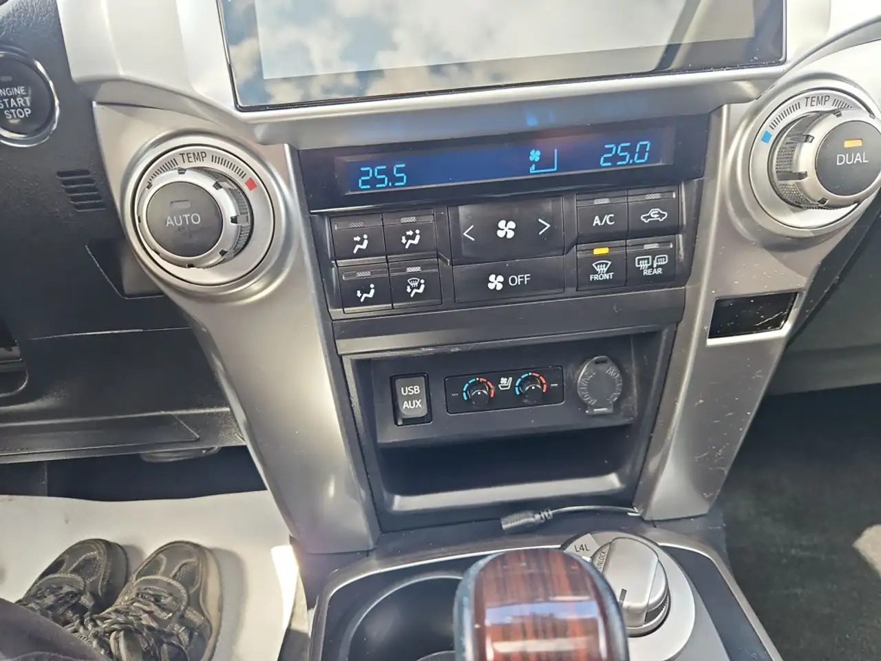 Toyota 4-Runner снимка Toyota 4-Runner