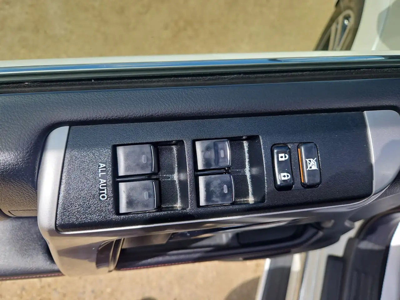 Toyota 4-Runner снимка Toyota 4-Runner