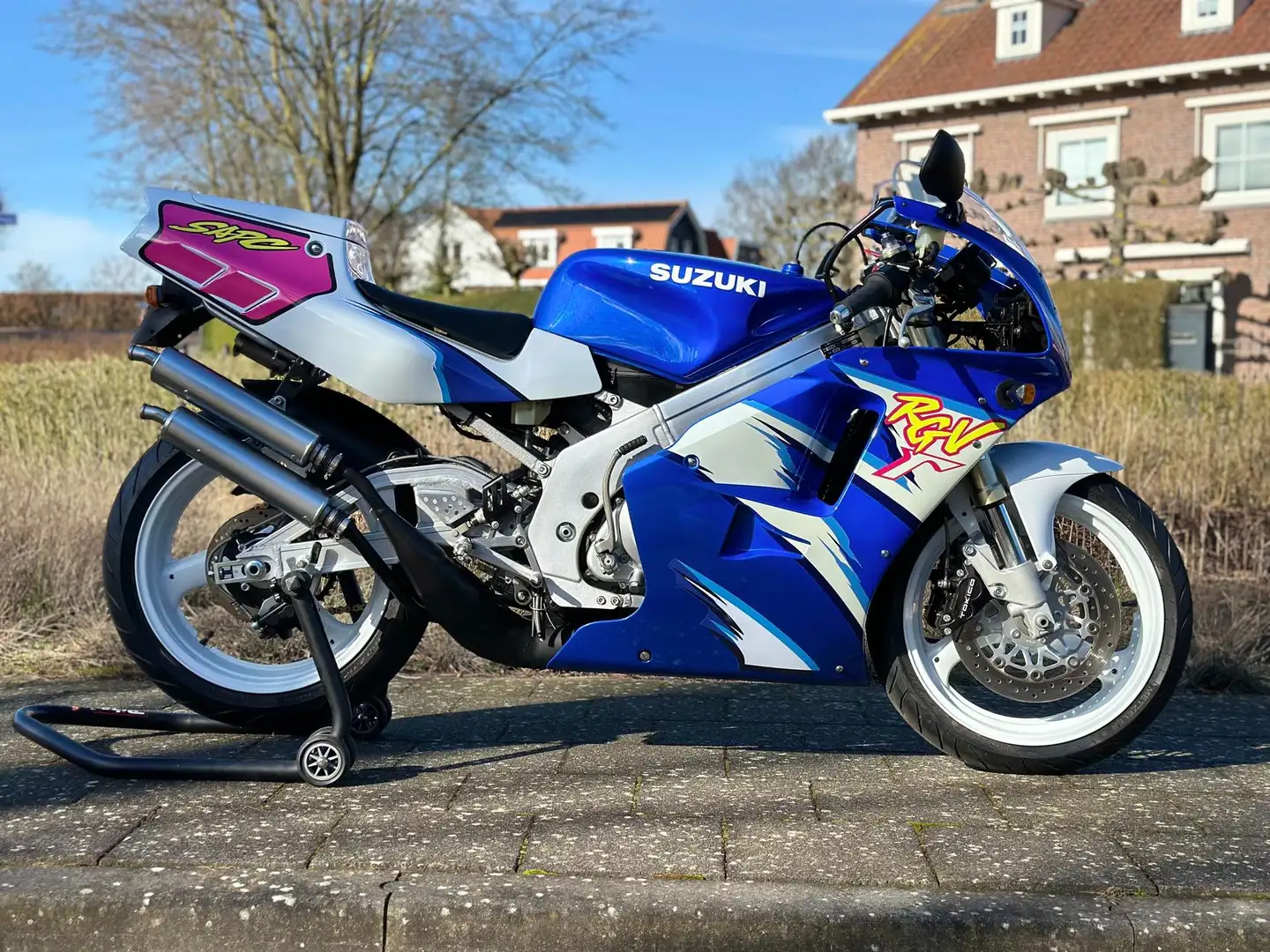 Suzuki RGV 250 VJ22 Blauw - 2