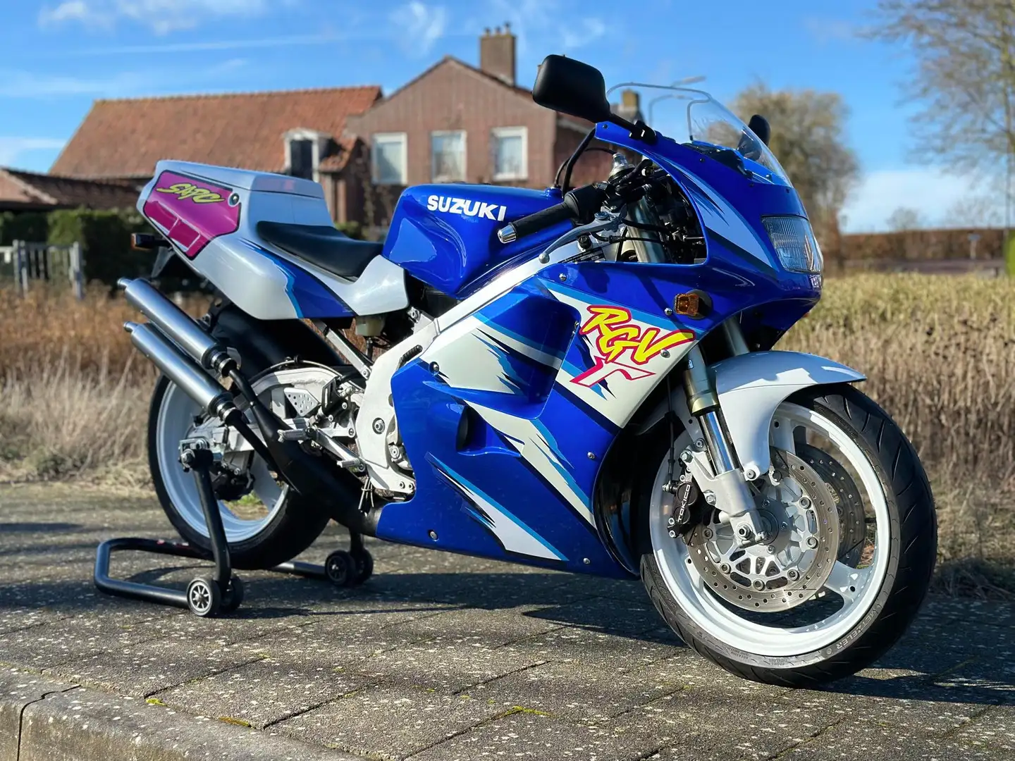 Suzuki RGV 250 VJ22 Blauw - 1