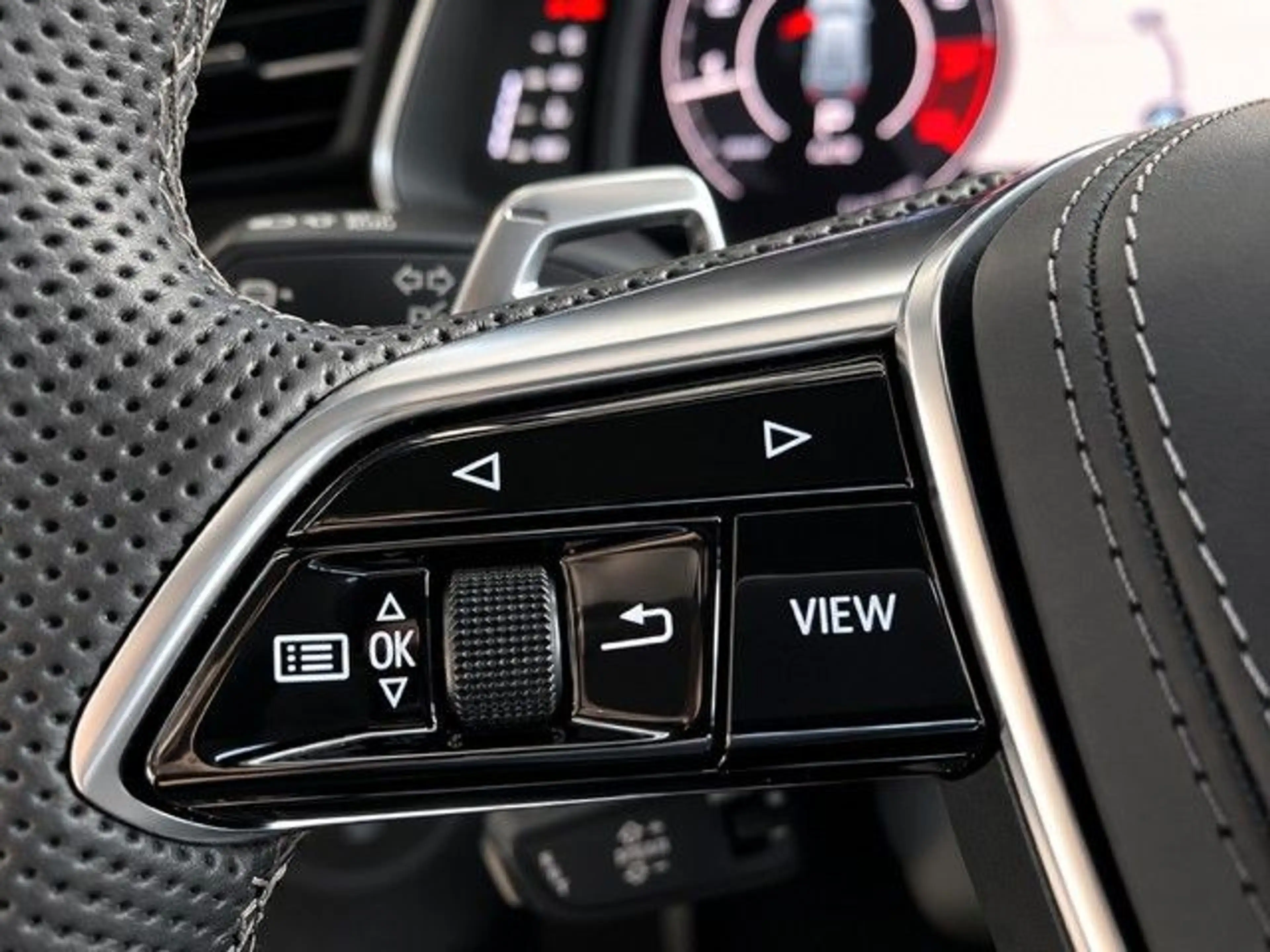 Audi RS6 Avant 4.0 TFSI quattro LASER HUD PANO AHK — photo 9