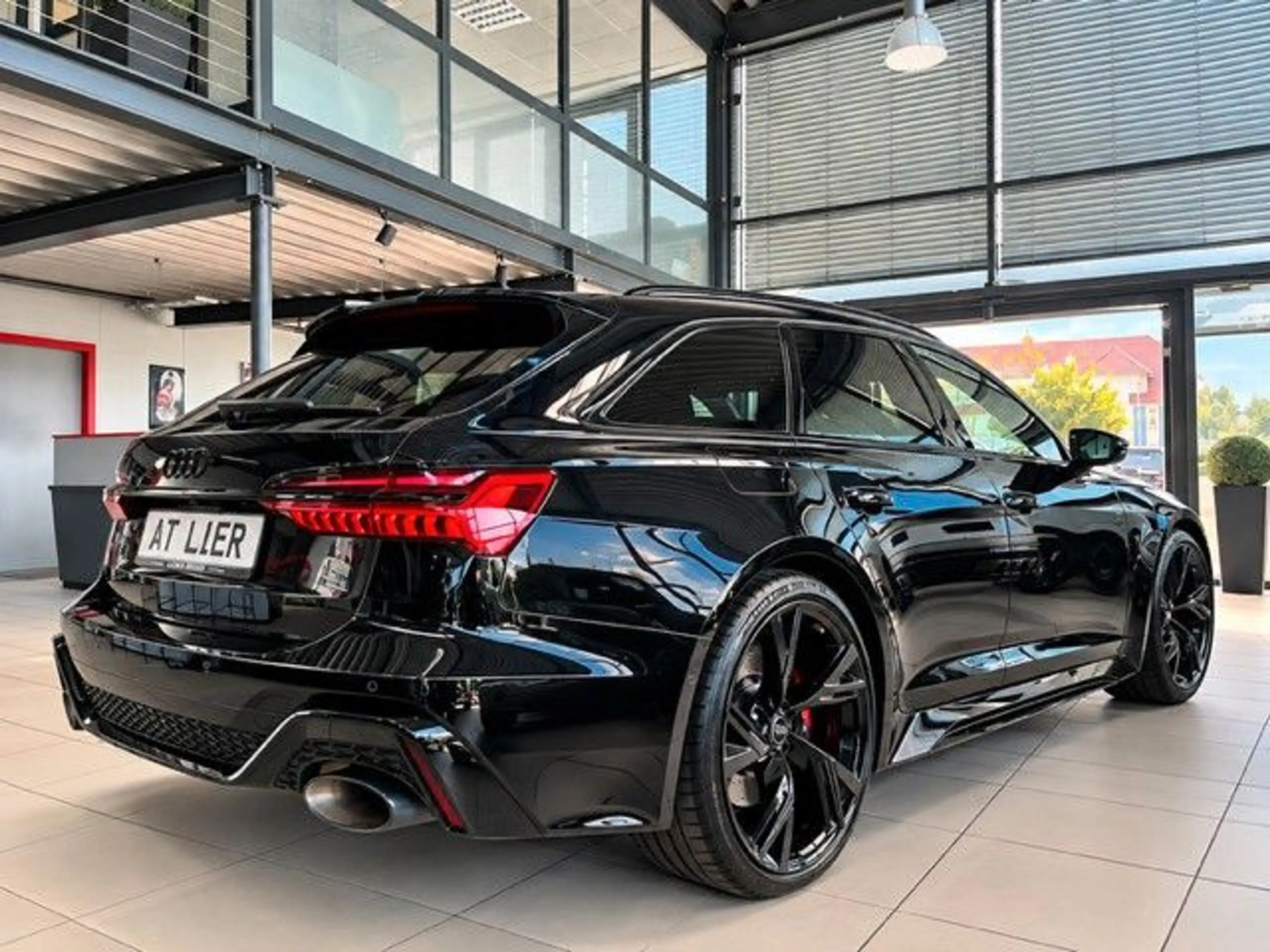 Audi RS6 Avant 4.0 TFSI quattro LASER HUD PANO AHK — photo 2