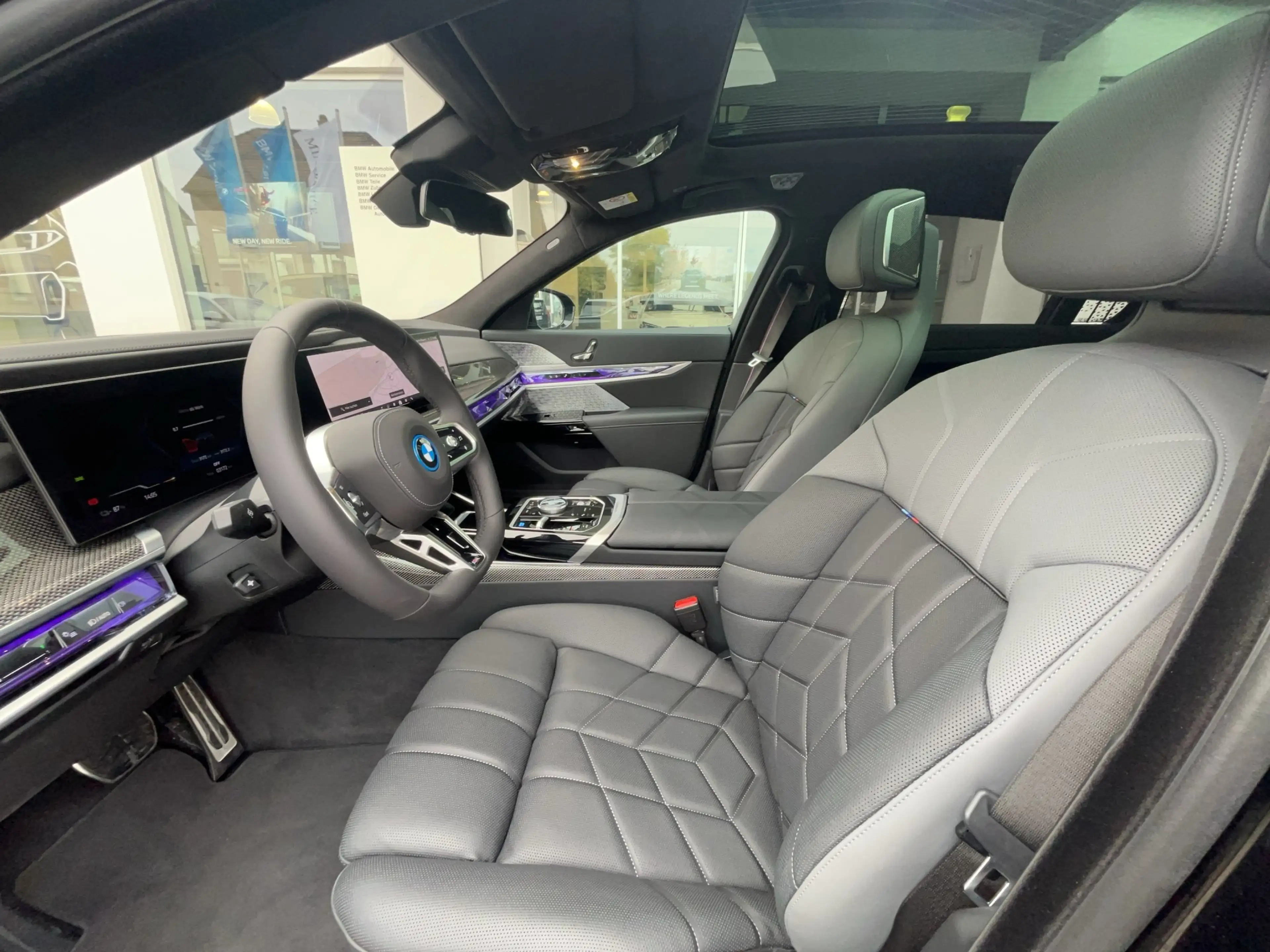 BMW i7 xDrive60 Limousine M Sportpaket — photo 11