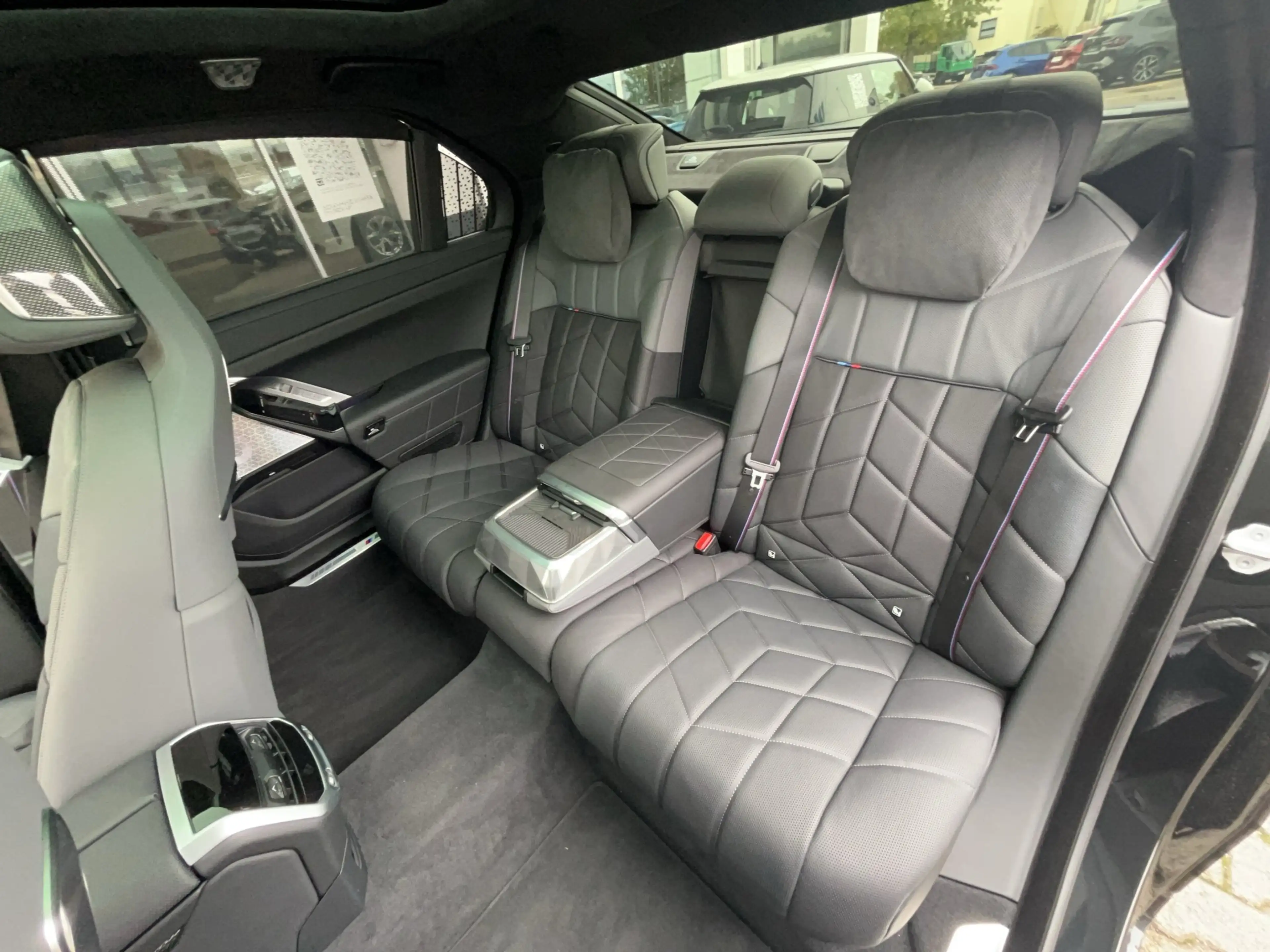 BMW i7 xDrive60 Limousine M Sportpaket — photo 12