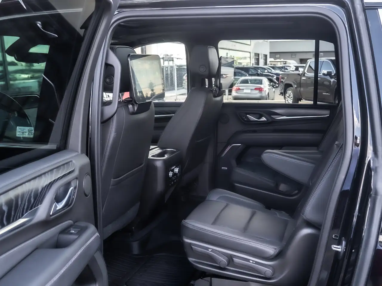 GMC Yukon снимка GMC Yukon