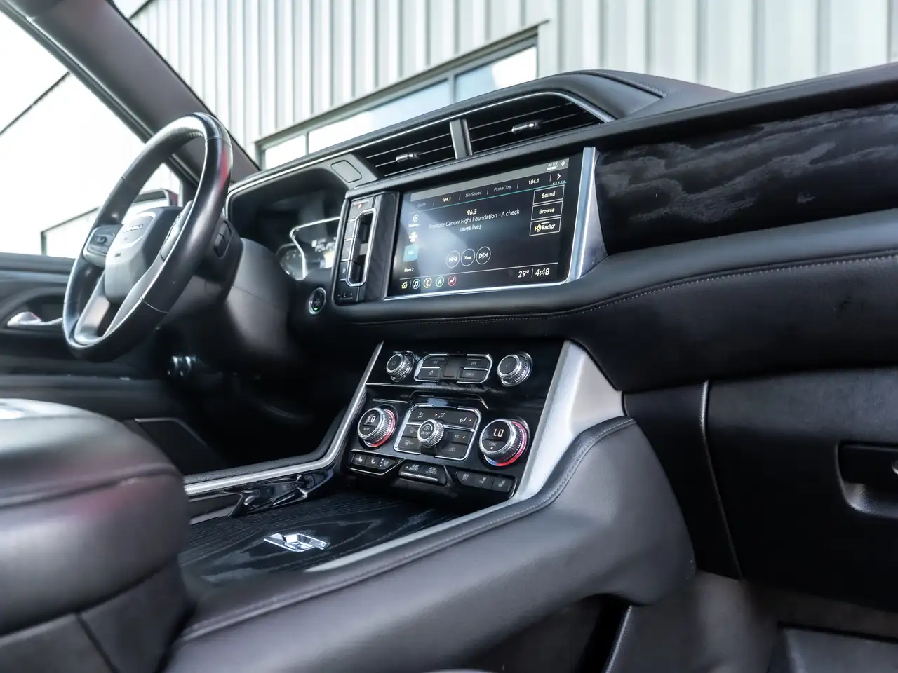 GMC Yukon снимка GMC Yukon