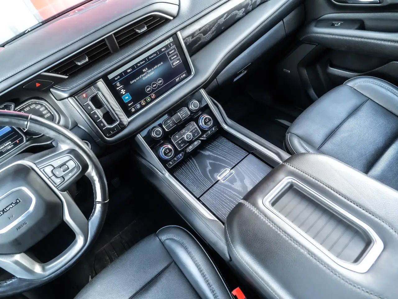 GMC Yukon снимка GMC Yukon