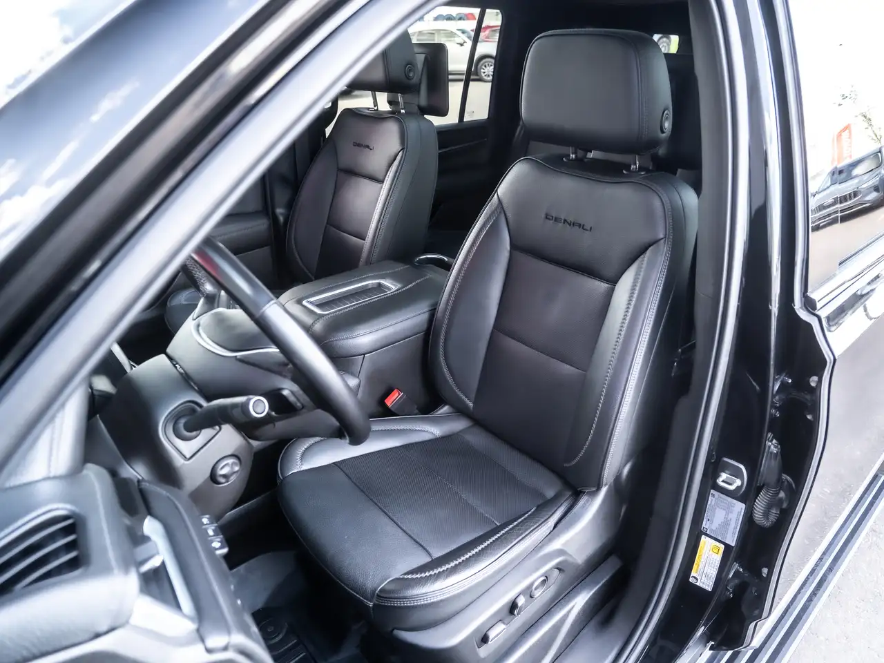 GMC Yukon снимка GMC Yukon