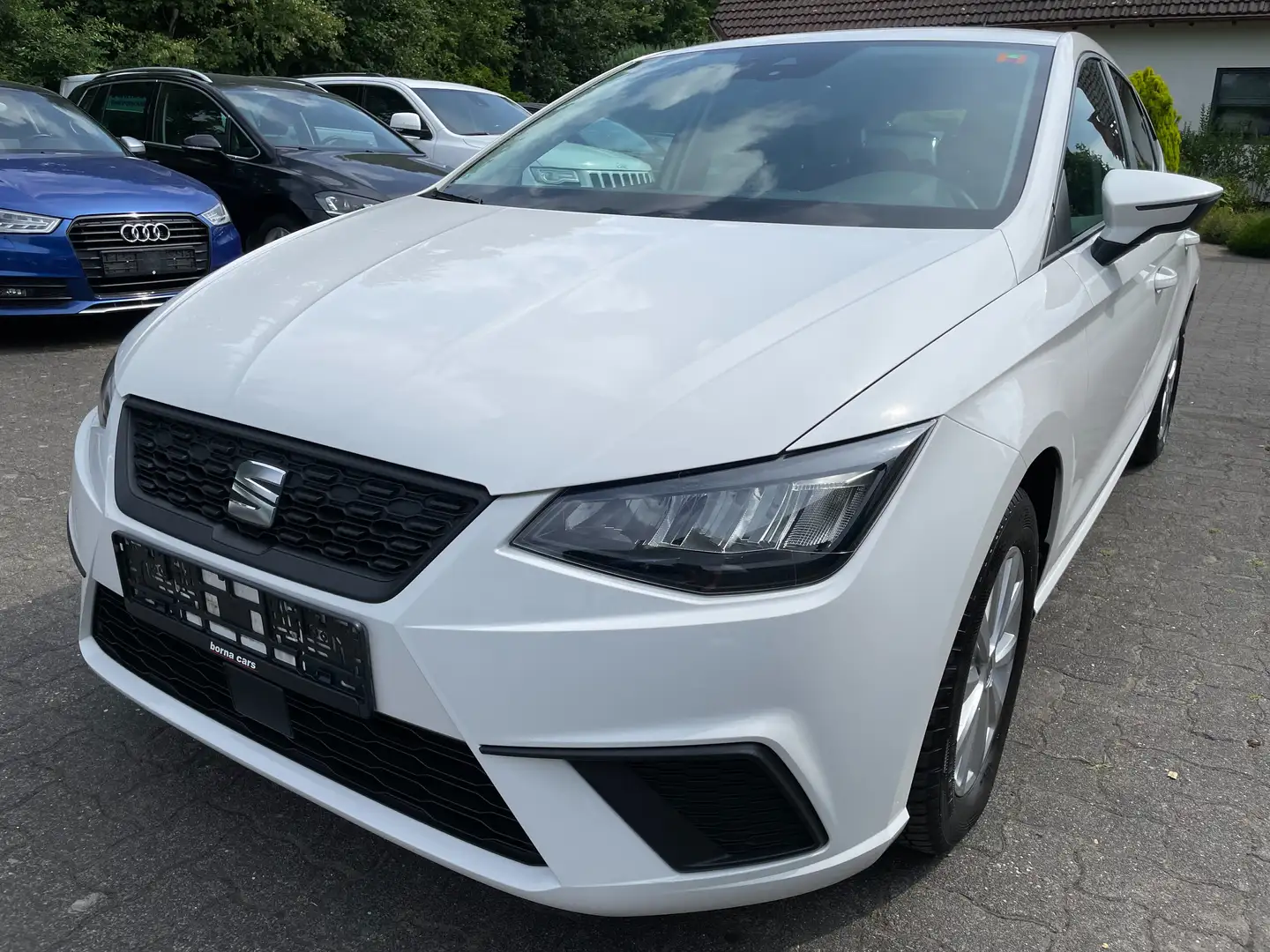 SEAT Ibiza Style WiFI Navi LED Dig.Tacho SHZ AWR PDC 110 PS Weiß - 1