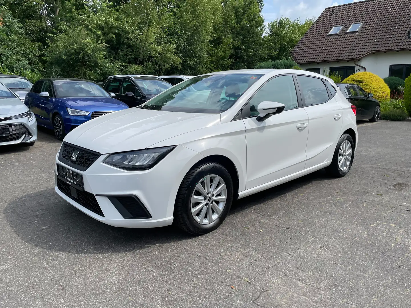SEAT Ibiza Style WiFI Navi LED Dig.Tacho SHZ AWR PDC 110 PS Weiß - 2