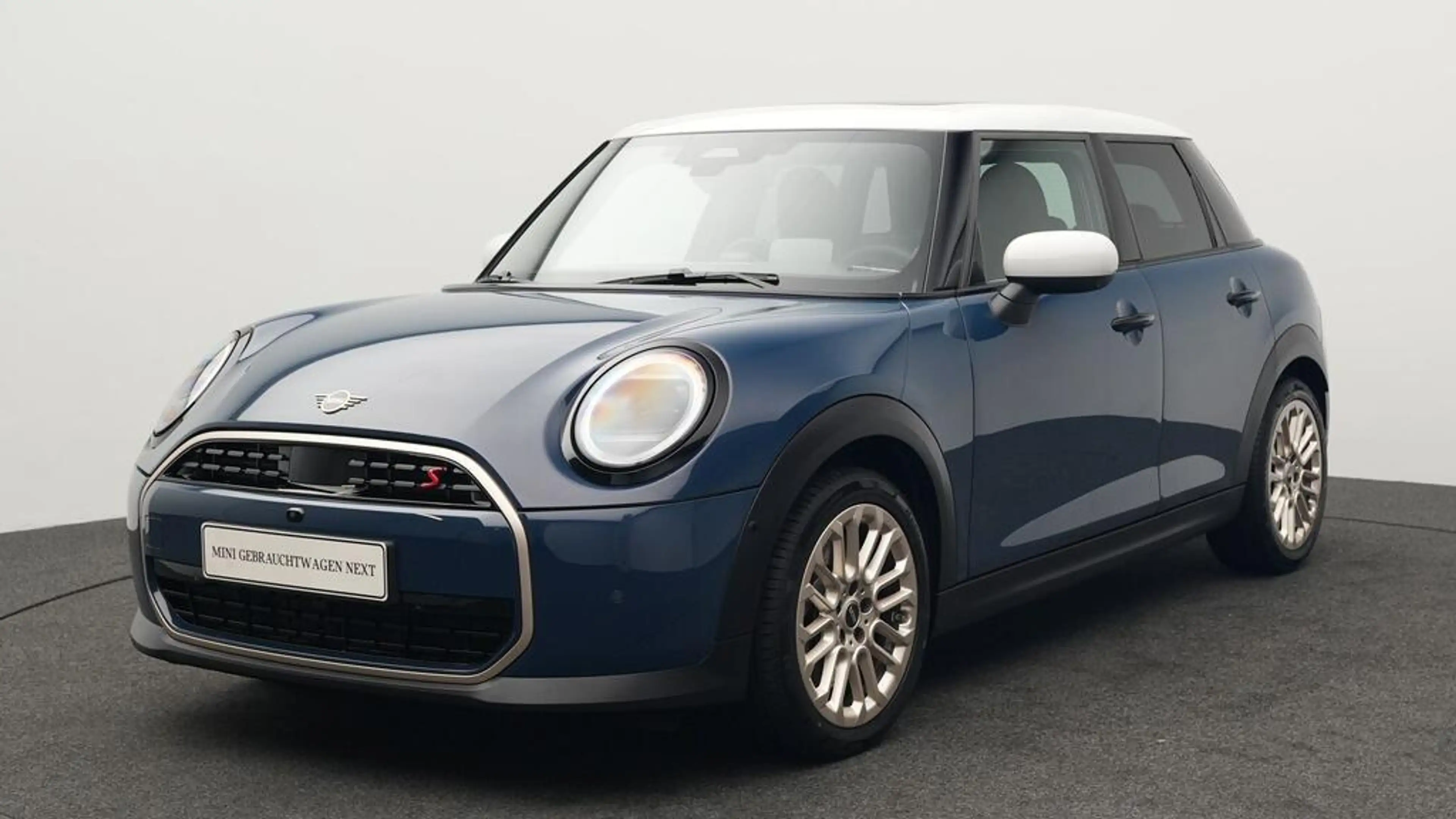 MINI Cooper S Favoured Trim
