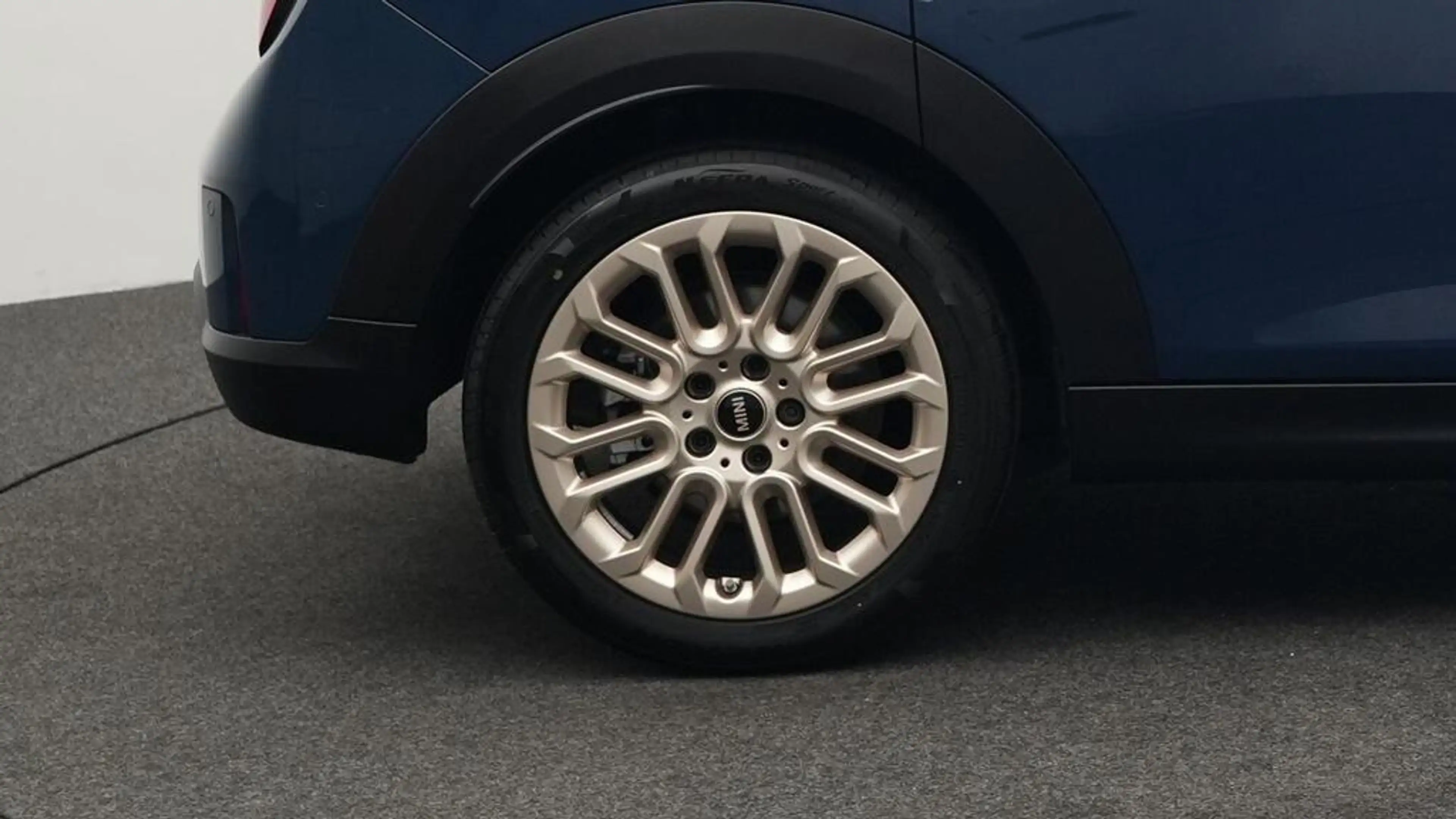 MINI Cooper S Favoured Trim — photo 11