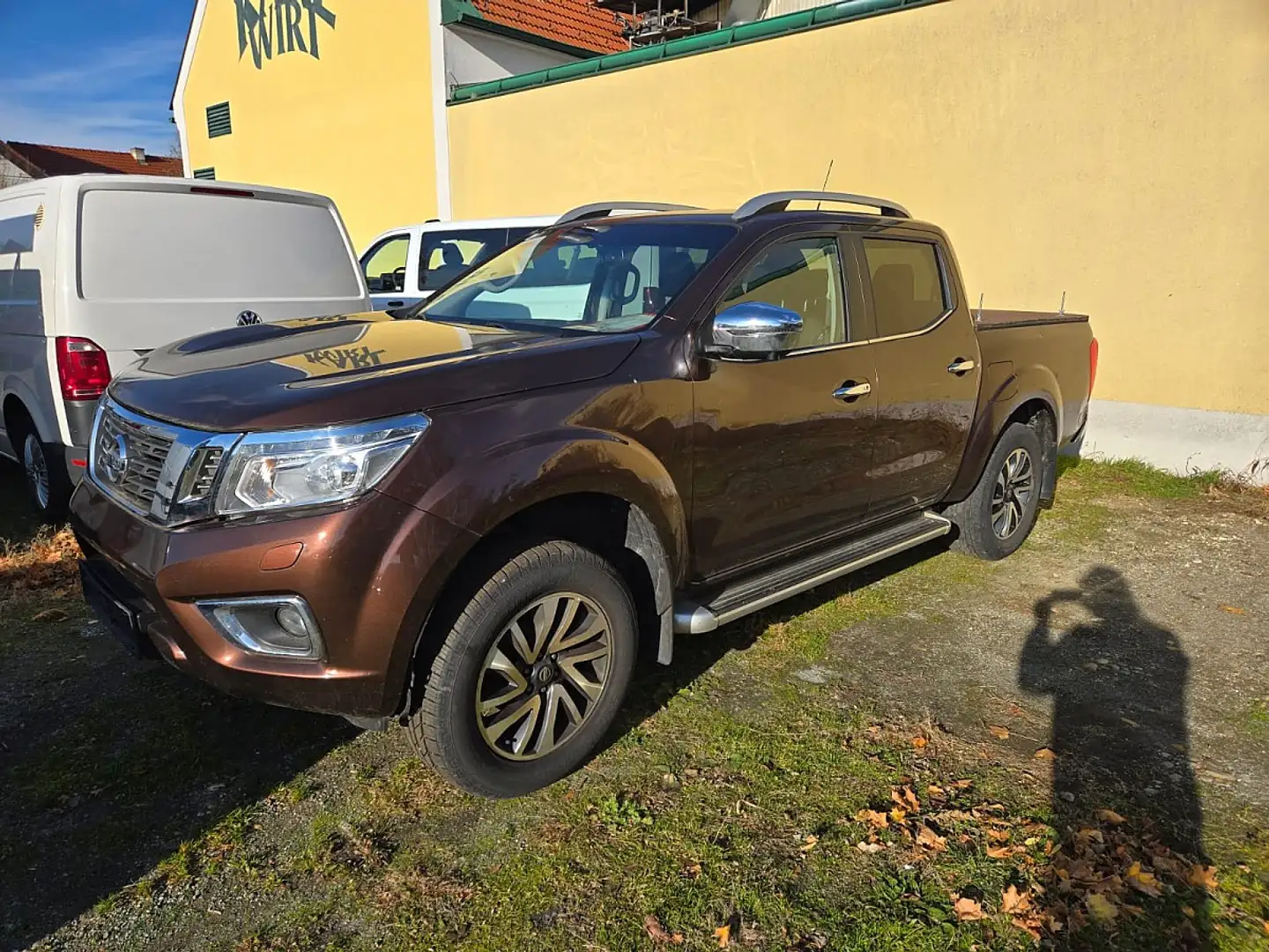 Nissan Navara Navara Double 2,3 DCI Tekna 4x4 Brun - 1