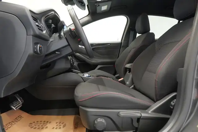 Ford Focus view 15