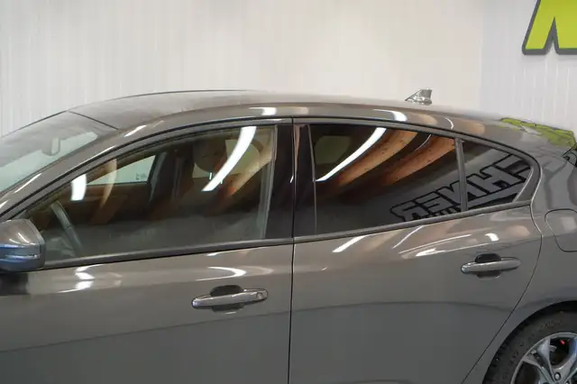 Ford Focus view 12