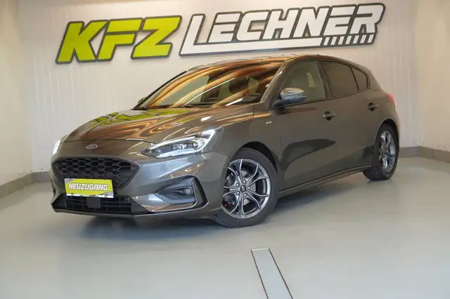 Ford Focus view 8