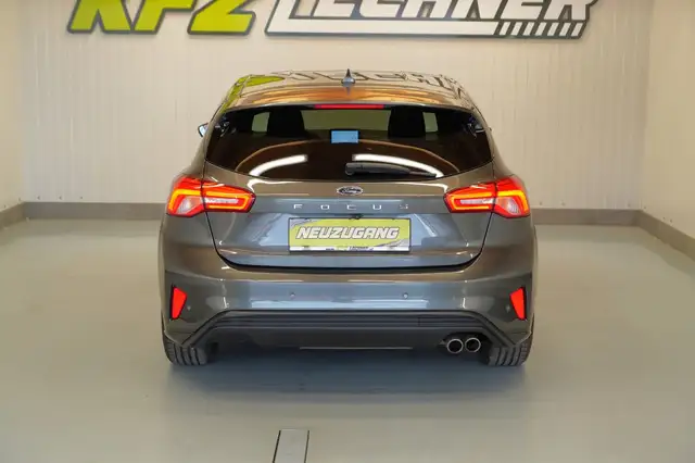 Ford Focus view 5
