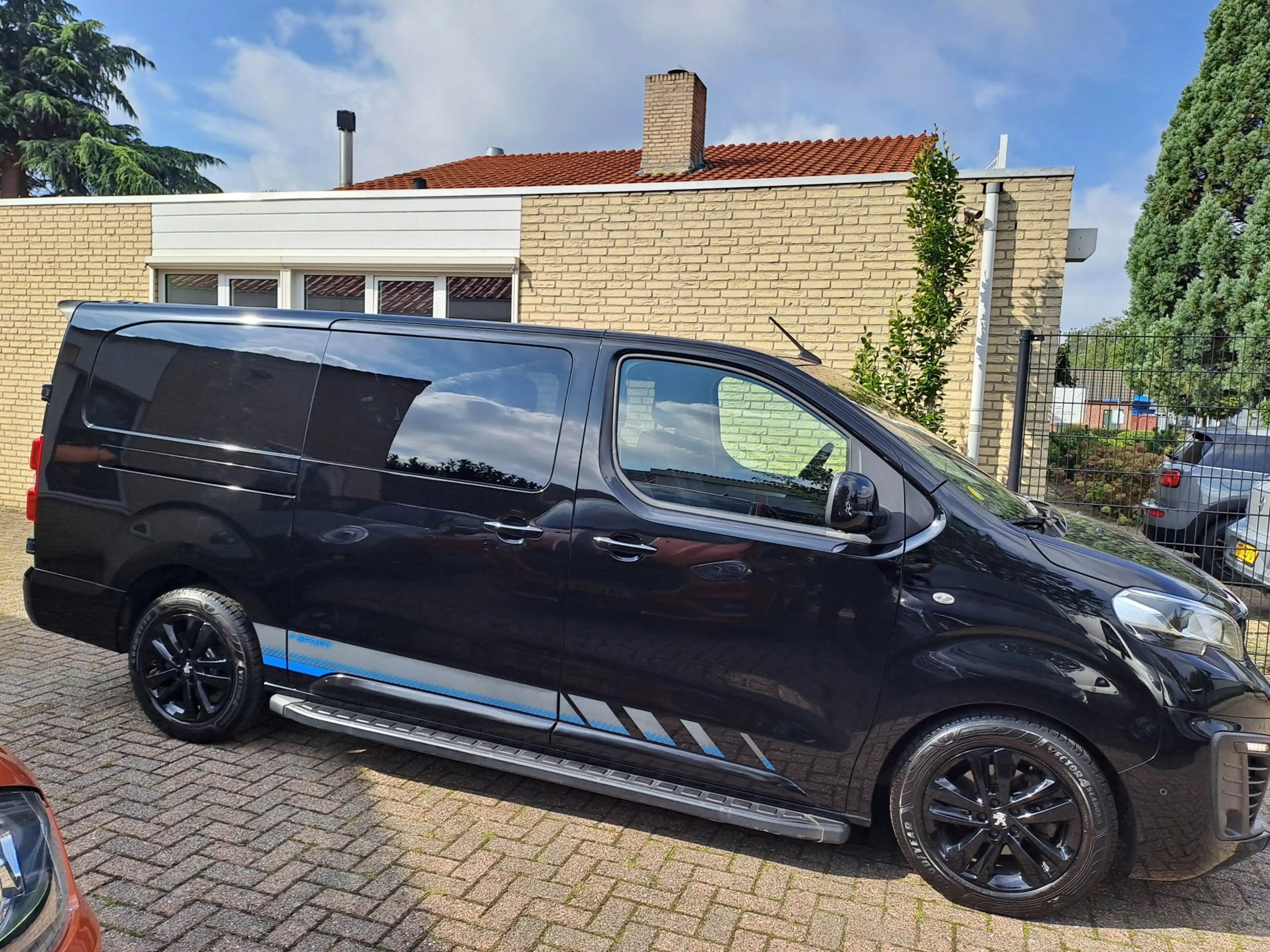 Peugeot Expert 2.0 BlueHDI 180 Long Sport DC — photo 2