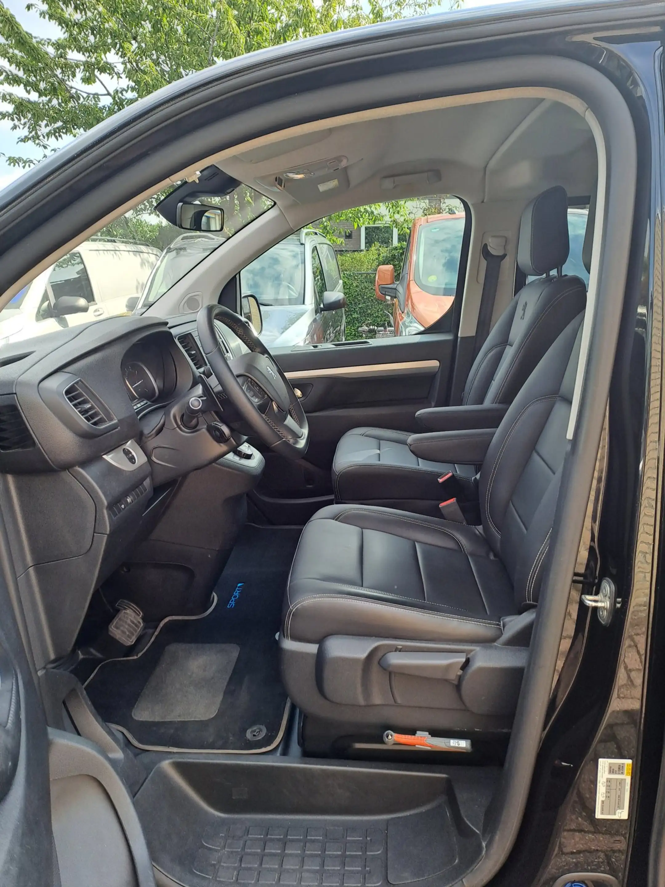 Peugeot Expert 2.0 BlueHDI 180 Long Sport DC — photo 21