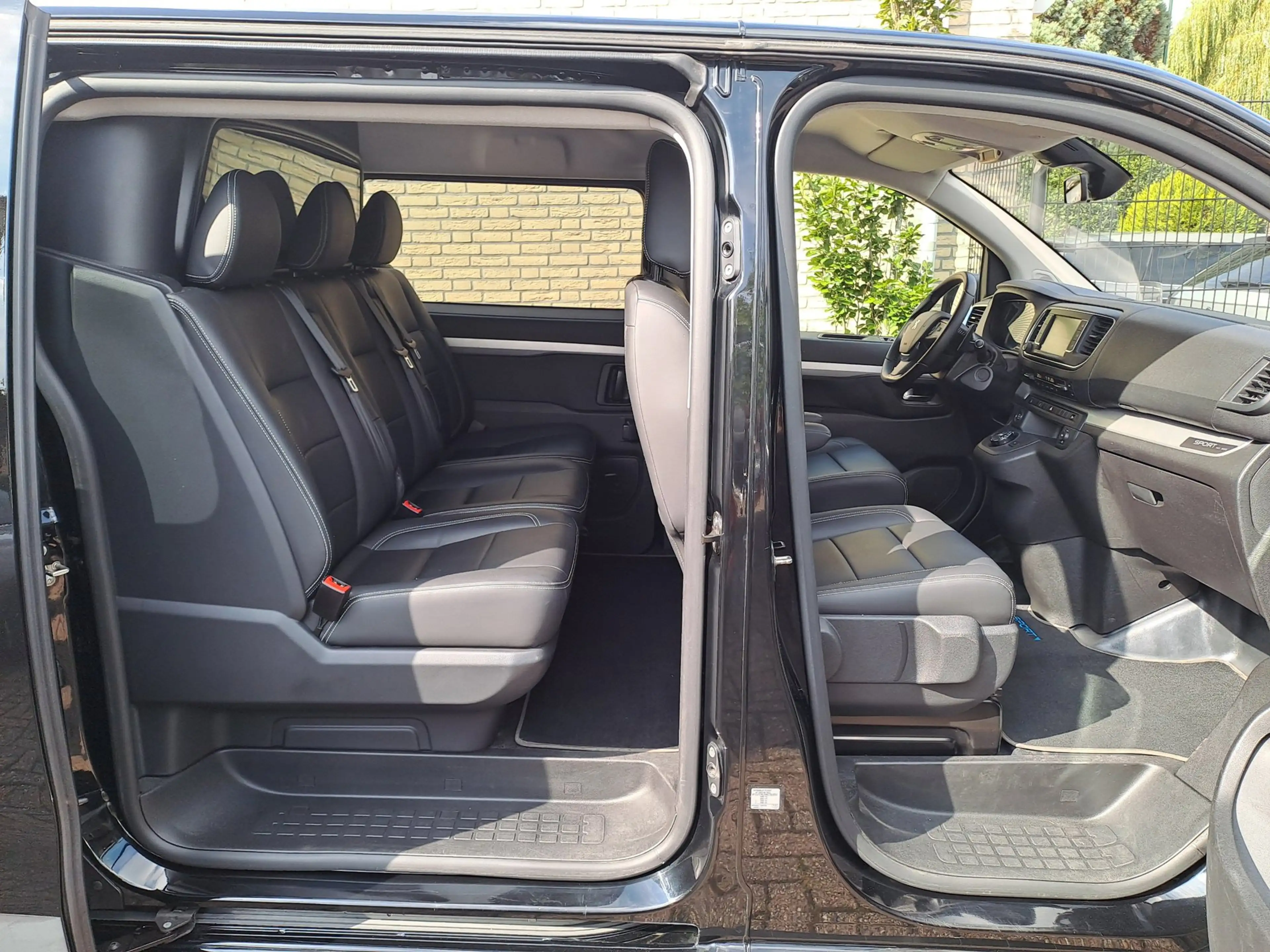 Peugeot Expert 2.0 BlueHDI 180 Long Sport DC — photo 23