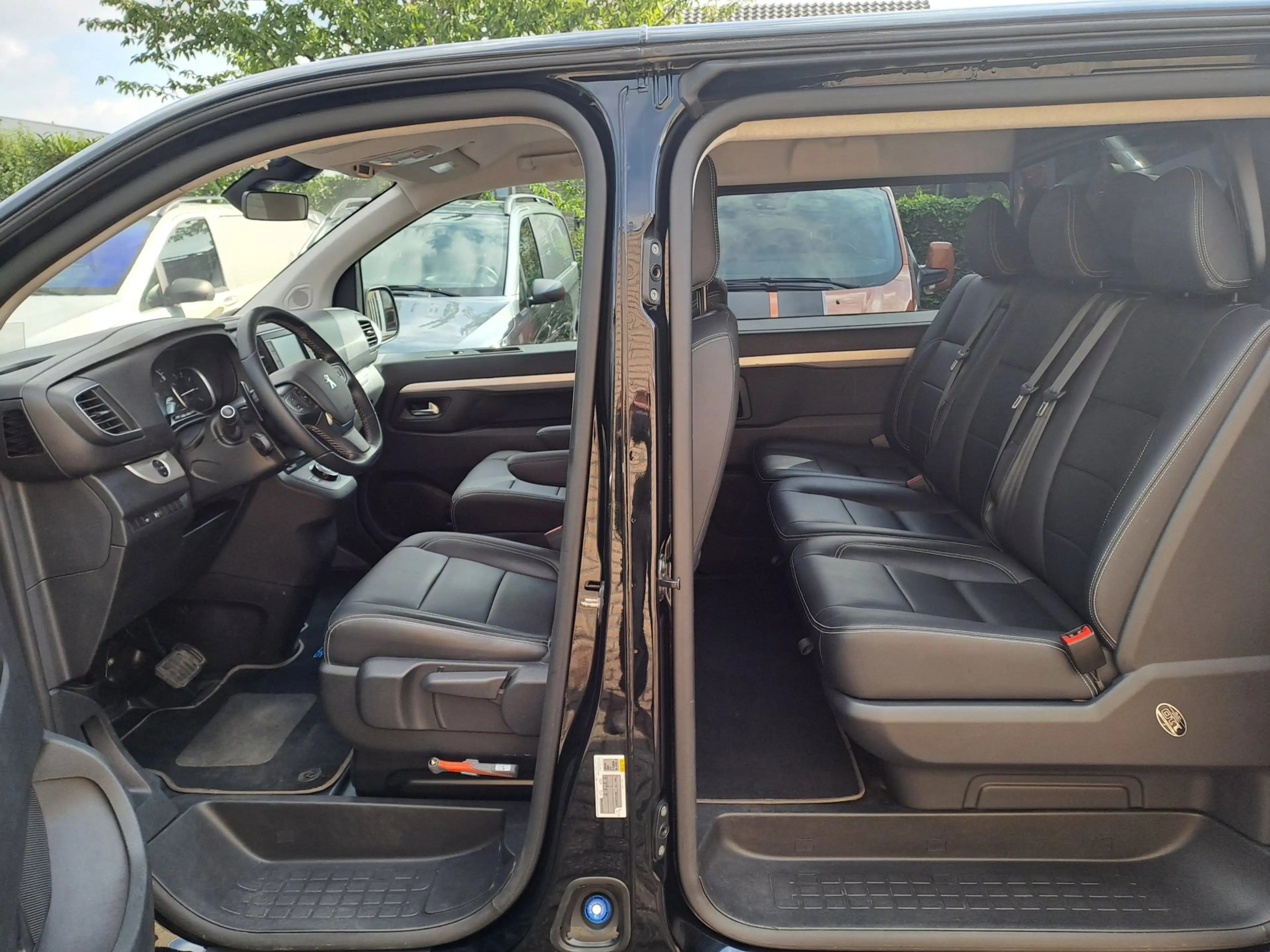 Peugeot Expert 2.0 BlueHDI 180 Long Sport DC — photo 22