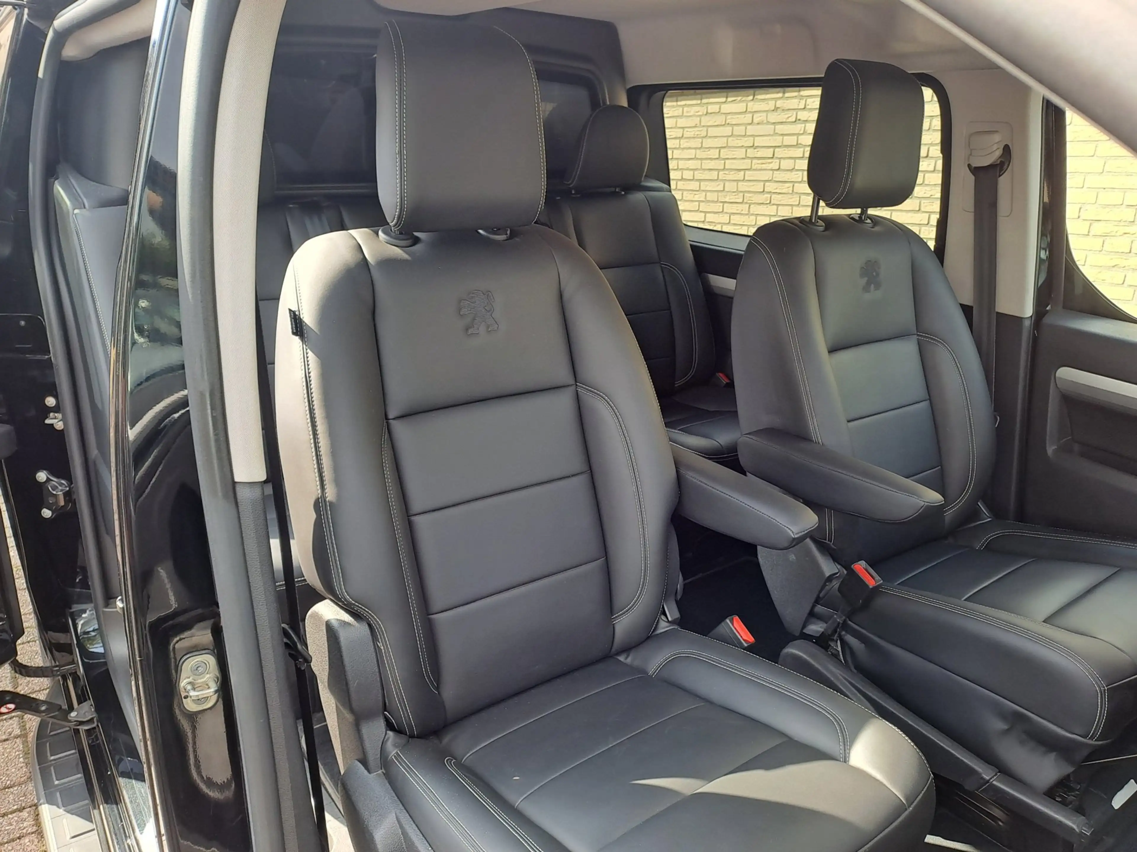 Peugeot Expert 2.0 BlueHDI 180 Long Sport DC — photo 25