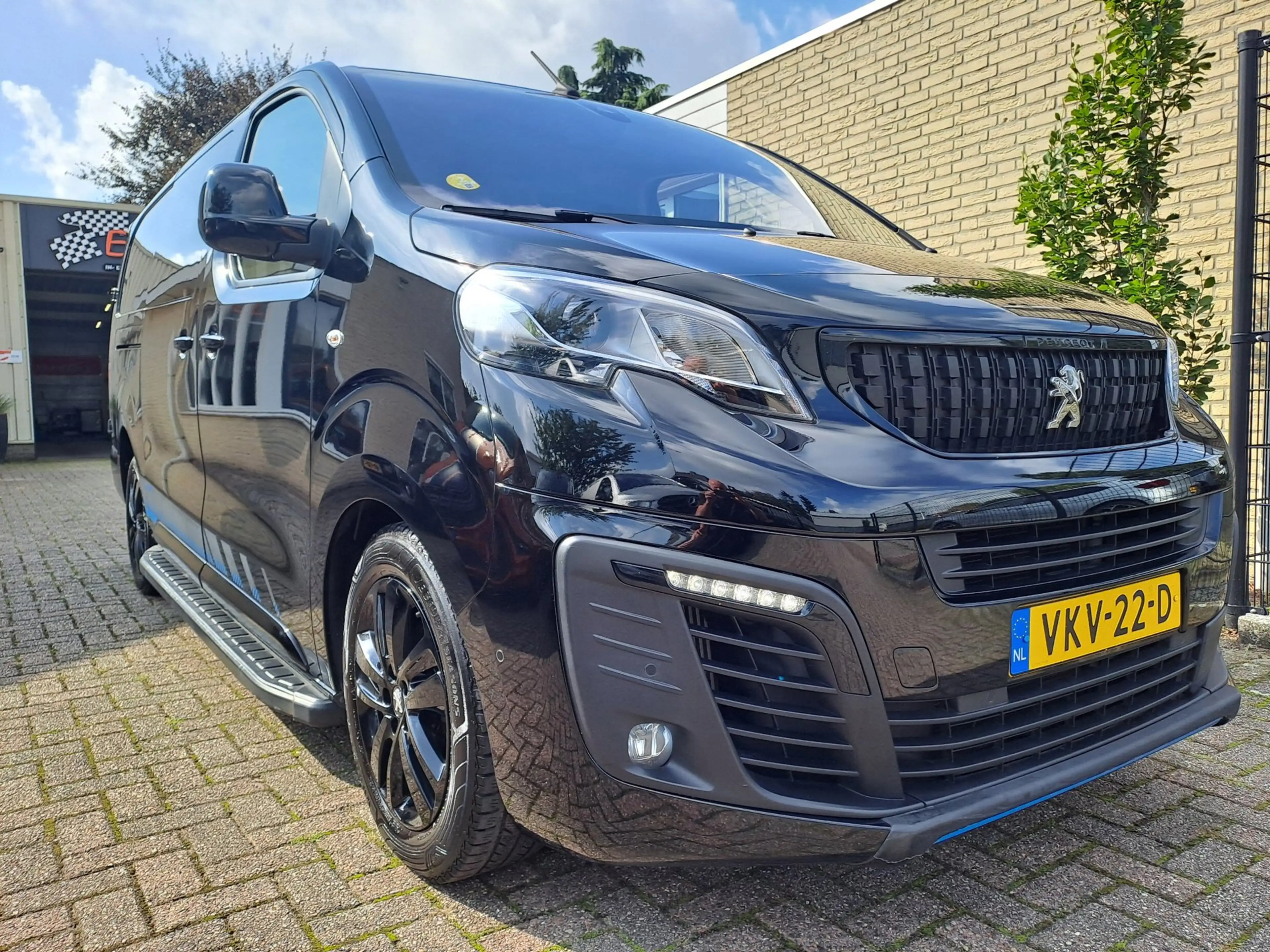 Peugeot Expert 2.0 BlueHDI 180 Long Sport DC — photo 11