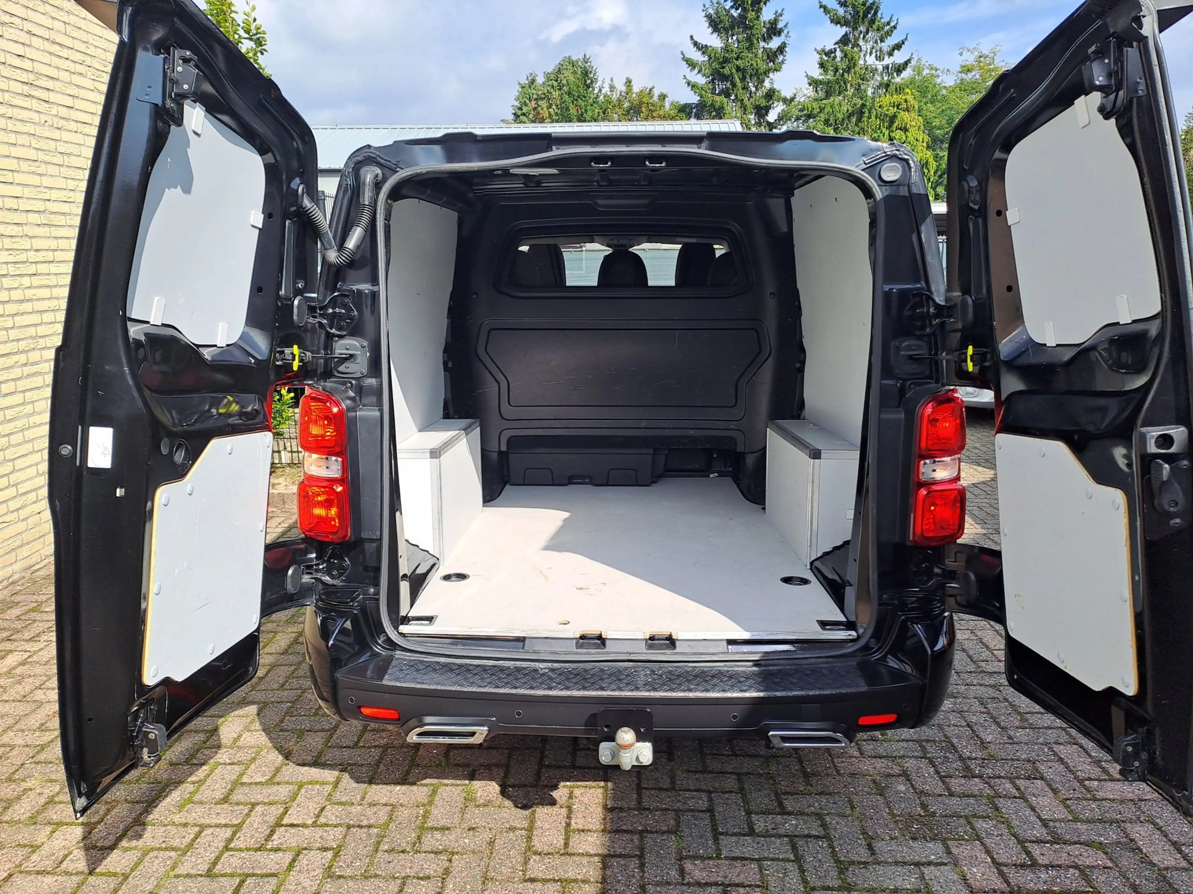 Peugeot Expert 2.0 BlueHDI 180 Long Sport DC — photo 28