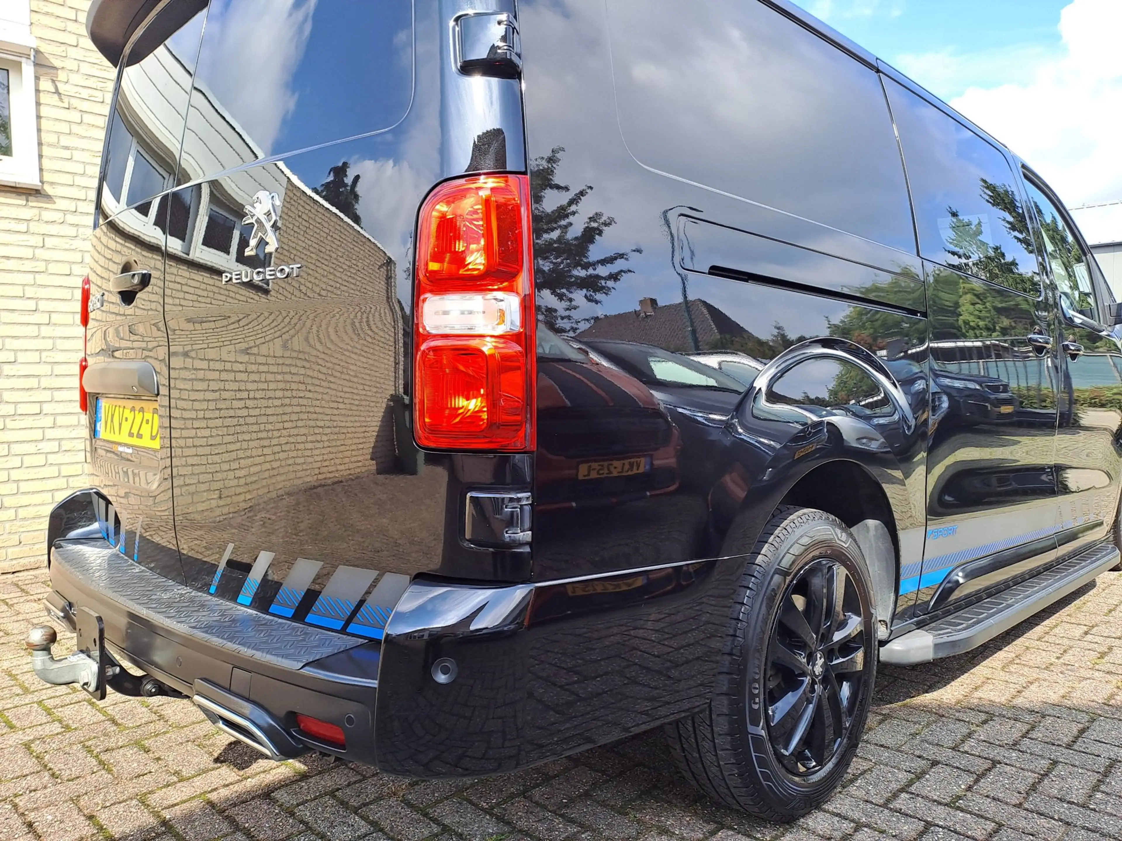 Peugeot Expert 2.0 BlueHDI 180 Long Sport DC — photo 10