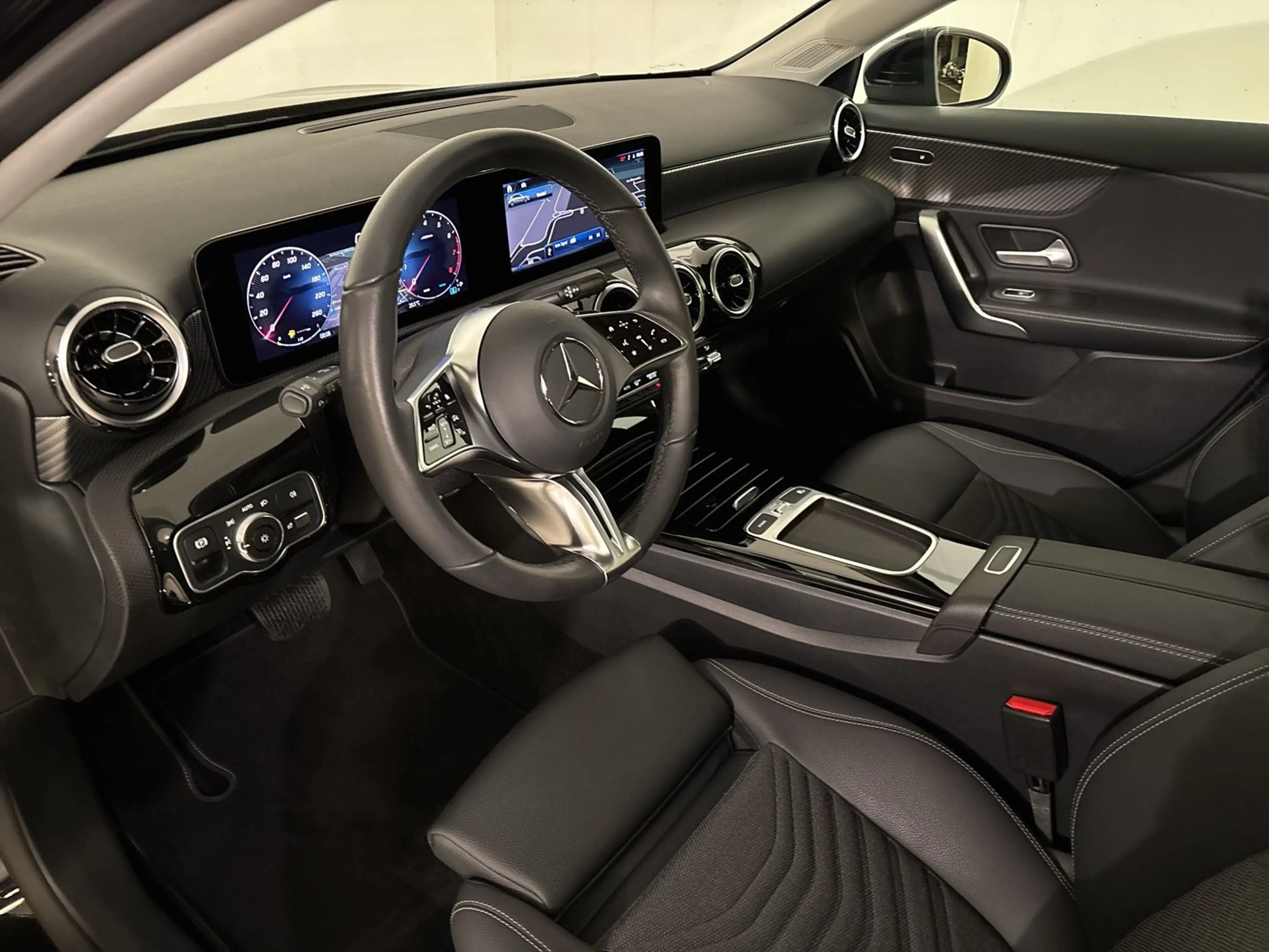 Mercedes-Benz A 180 Cam Navi SHZ — photo 12
