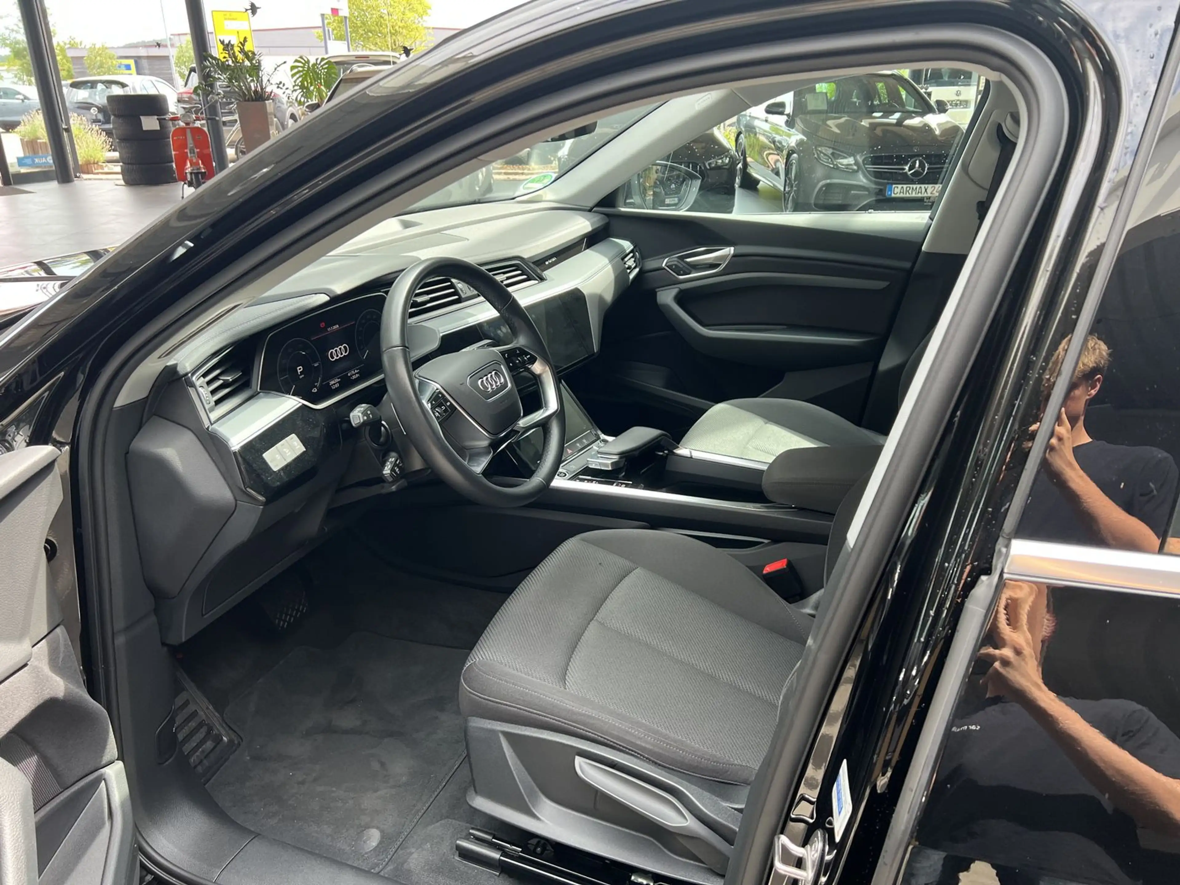 Audi e-tron 50quat advanced Sportback Navi HeadUp AHK — photo 2