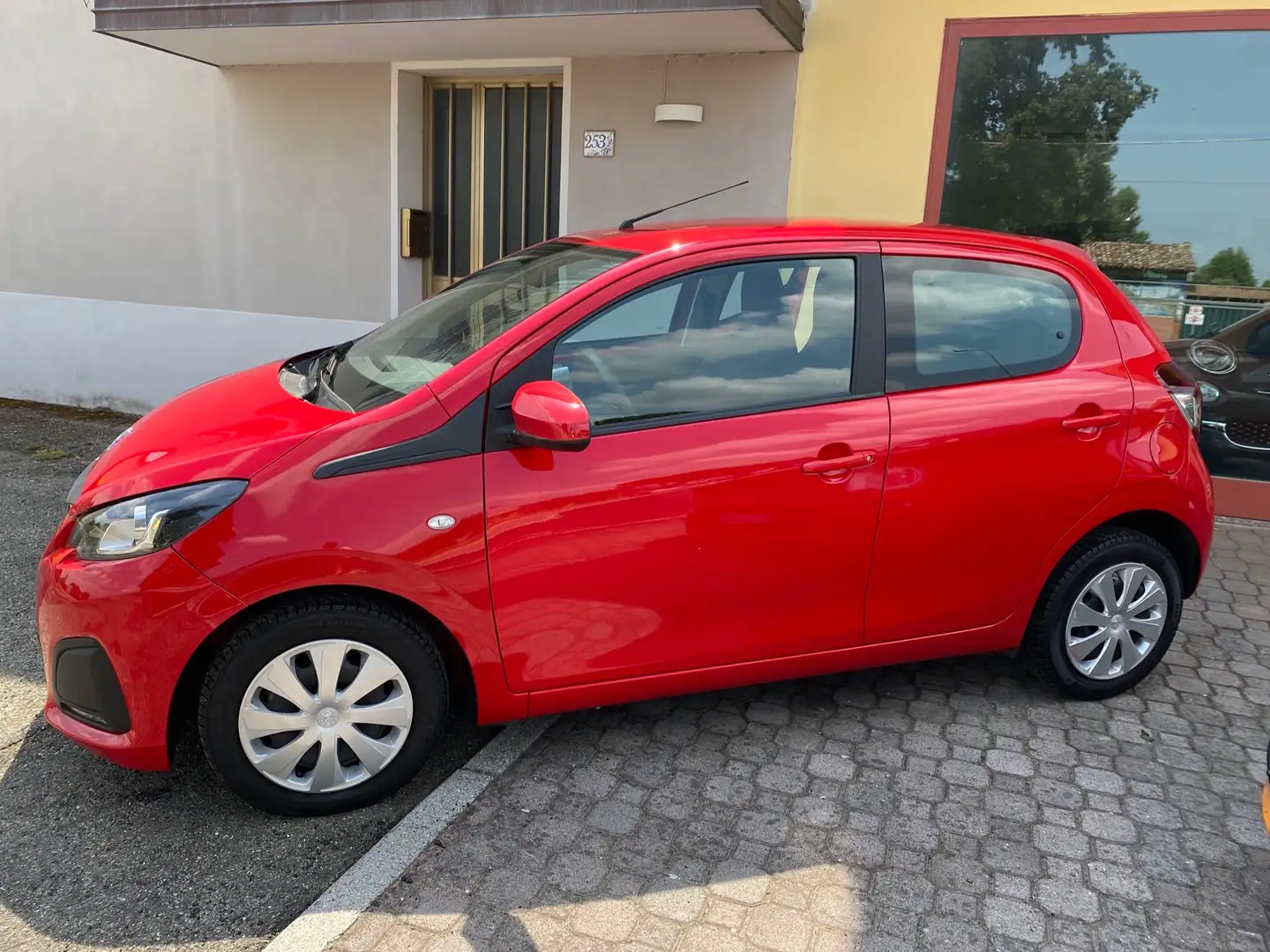 Peugeot 108 1.0 vti 72cv Active 5p Rosso - 2