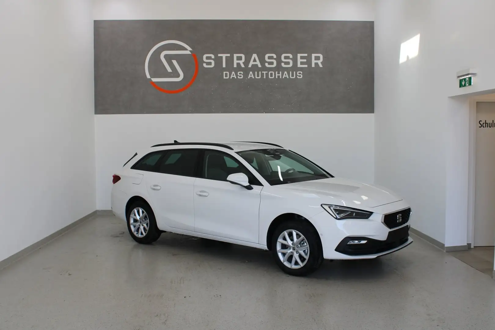 SEAT Leon Style Edition 1.5 eTSI DSG Weiß - 1