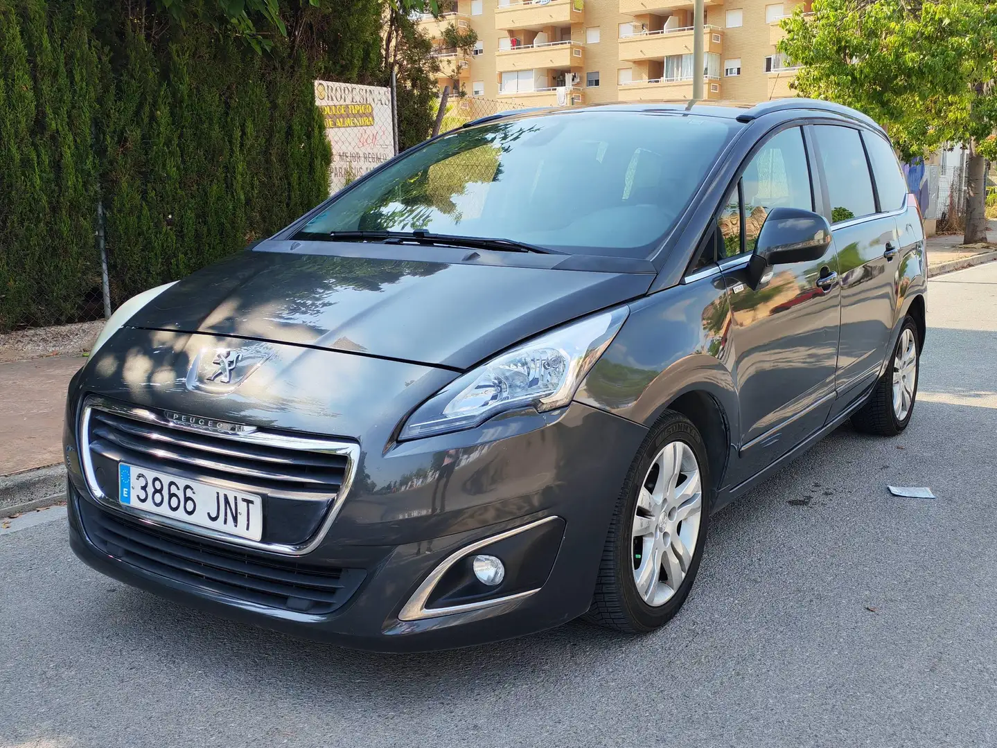 Peugeot 5008 5008 1.6 BlueHDi Active 120 Active Gris - 1
