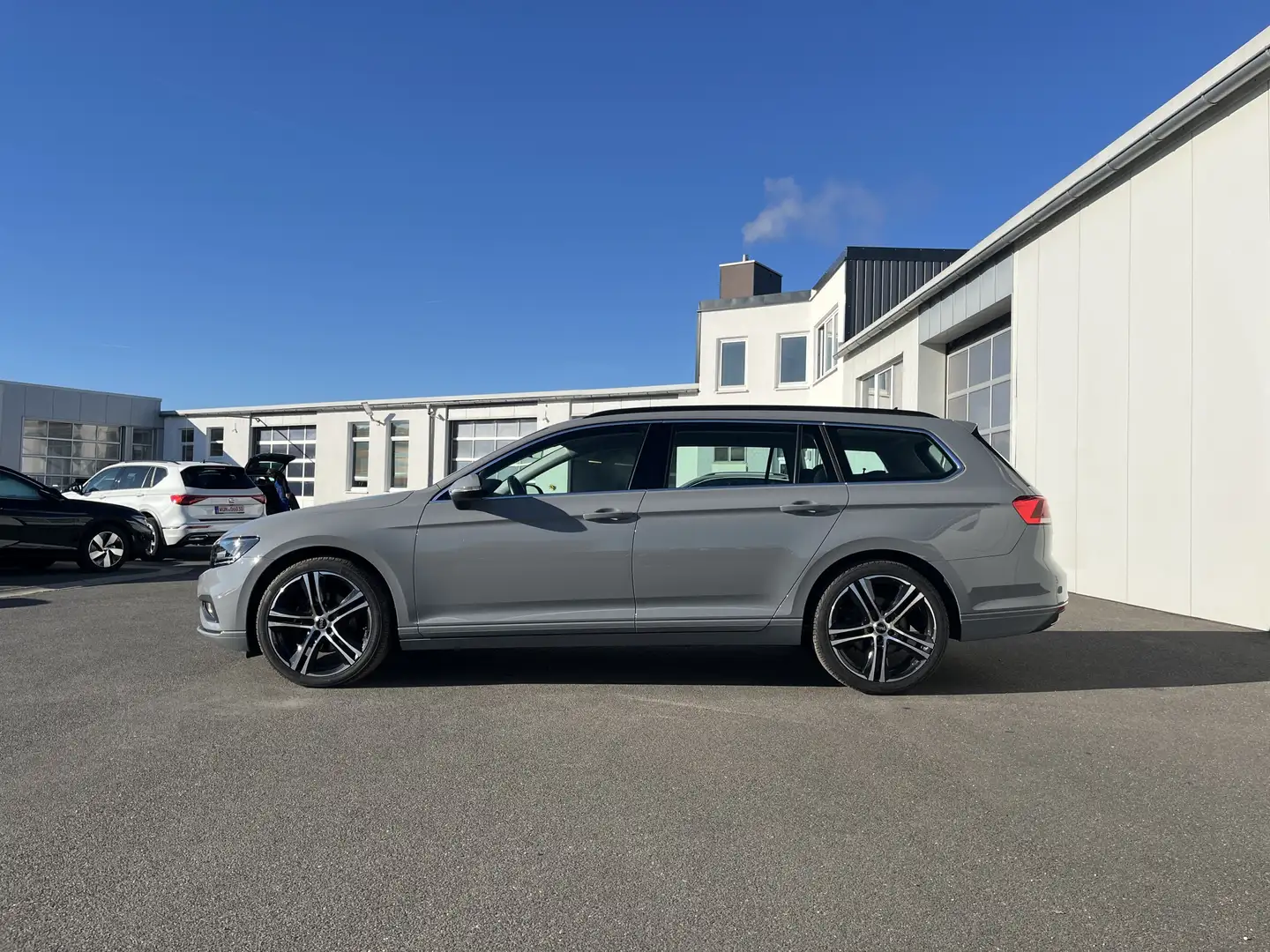 Volkswagen Passat Variant 2.0 TDI DSG R-Line Optik 163€ m. 20% Anzahlung N Grau - 2