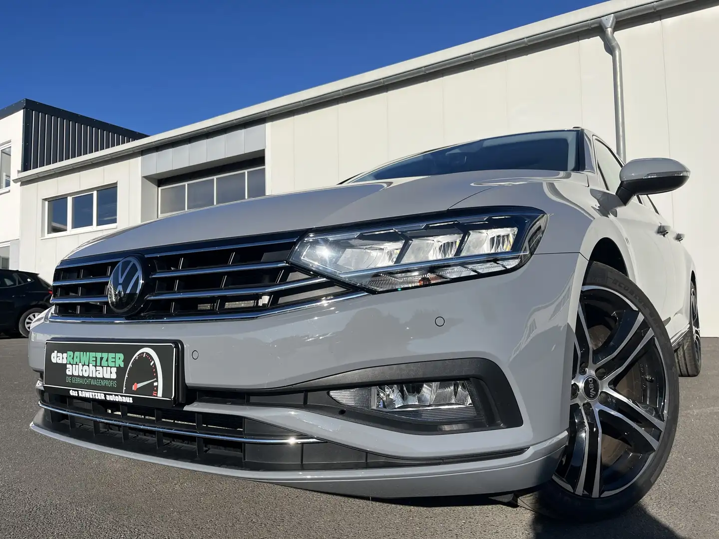 Volkswagen Passat Variant 2.0 TDI DSG R-Line Optik 163€ m. 20% Anzahlung N Grau - 1