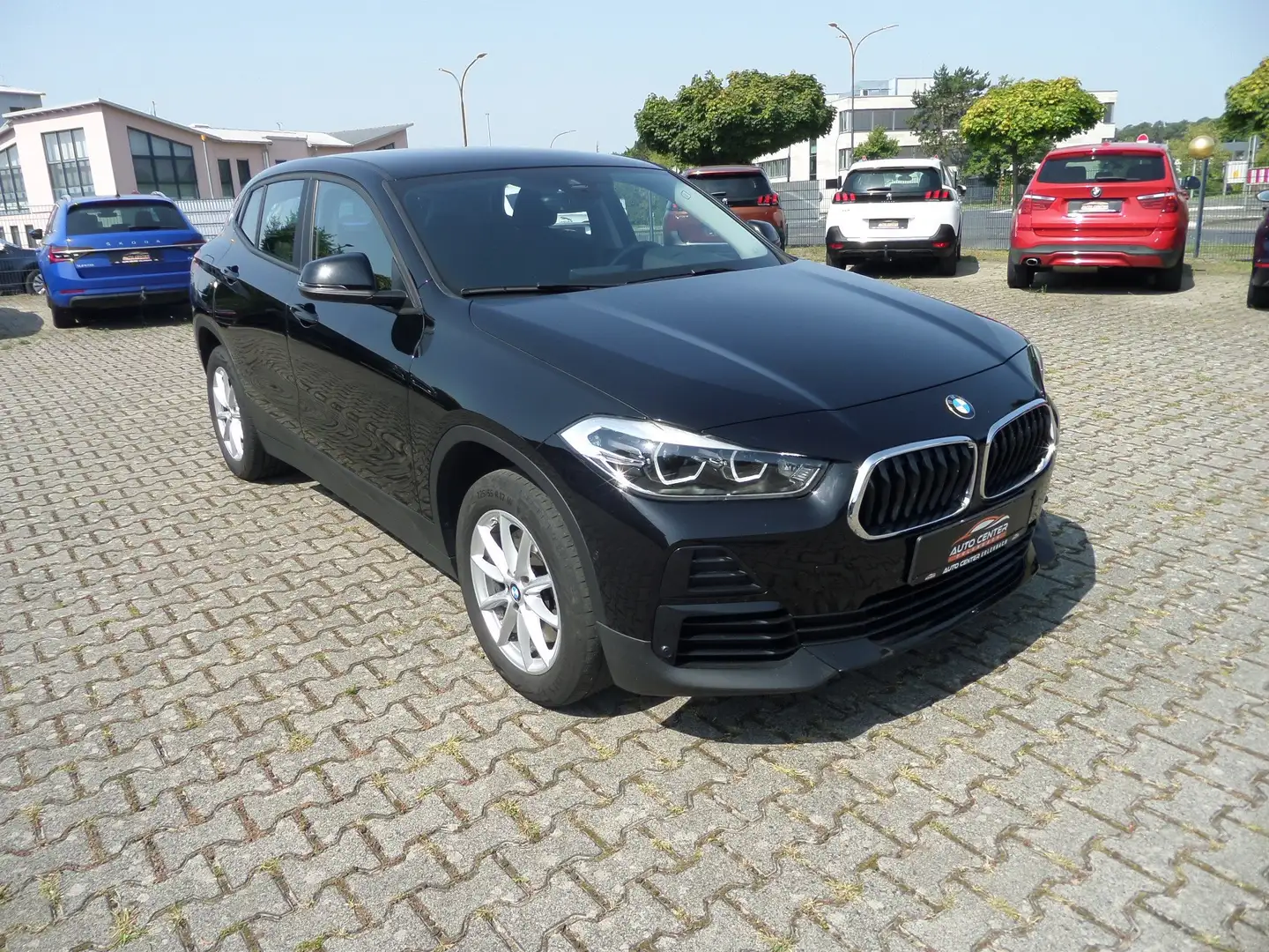 BMW X2 xDrive 20 i AUTOMATIK+1.Hand+Cam+ACC+Navi+AHK+LED Schwarz - 1