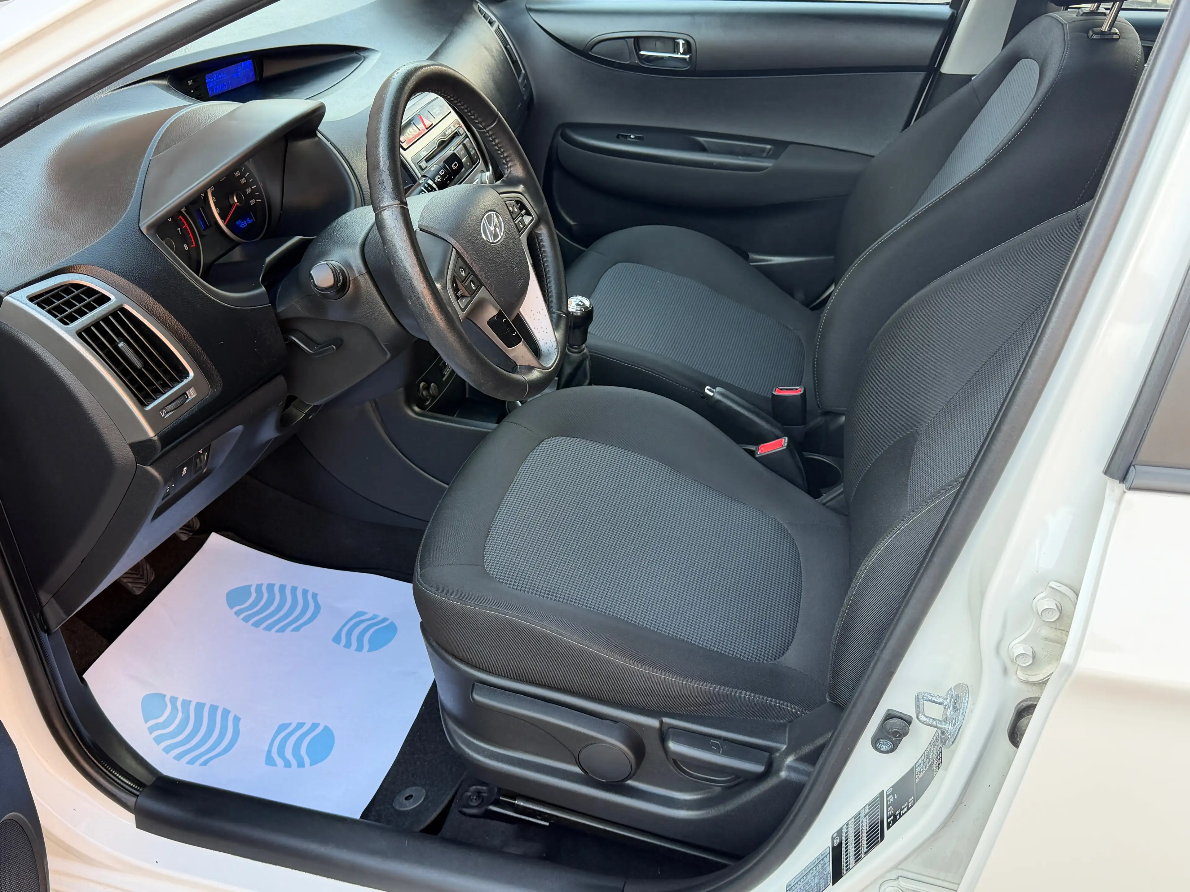 Hyundai i20 i20 1.2i *** 1ER PROPRIETAIRE *** — photo 15