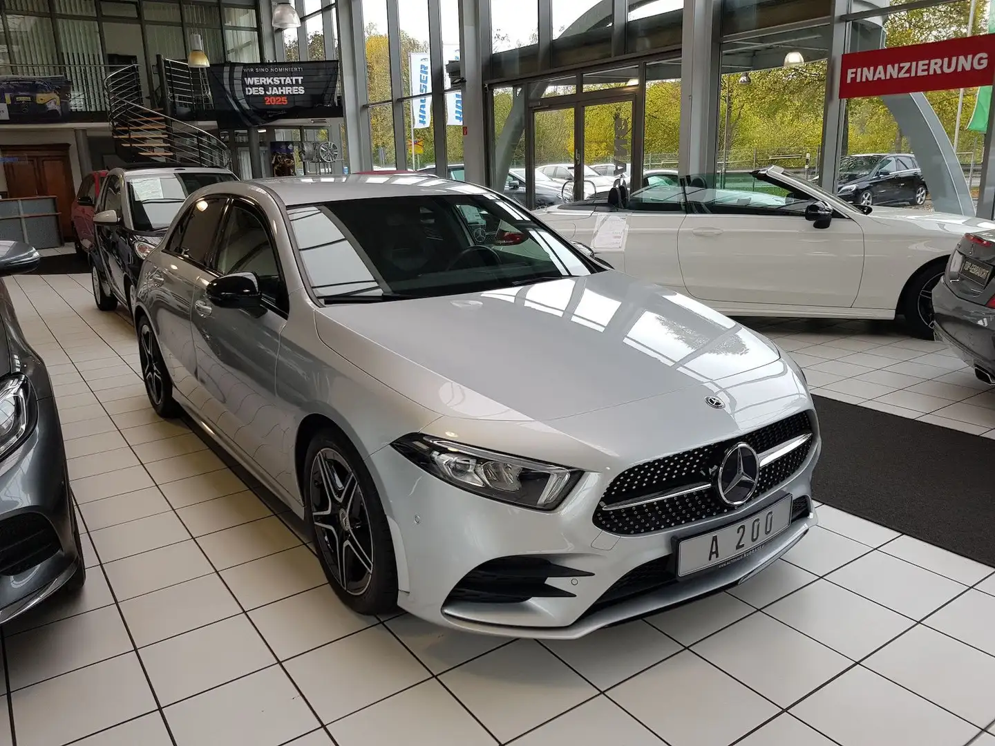 Mercedes-Benz A 200 AMG LED NAVI NIGHT PTS SHZ AUT TEMPO Silber - 2