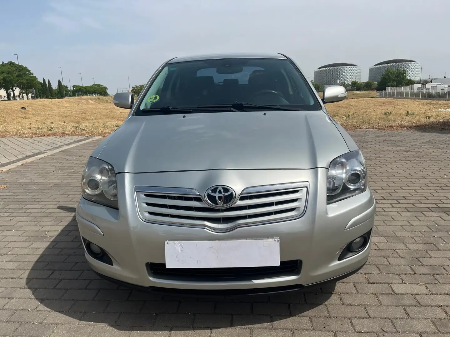 Toyota Avensis 2.2D-4D Sol - 2